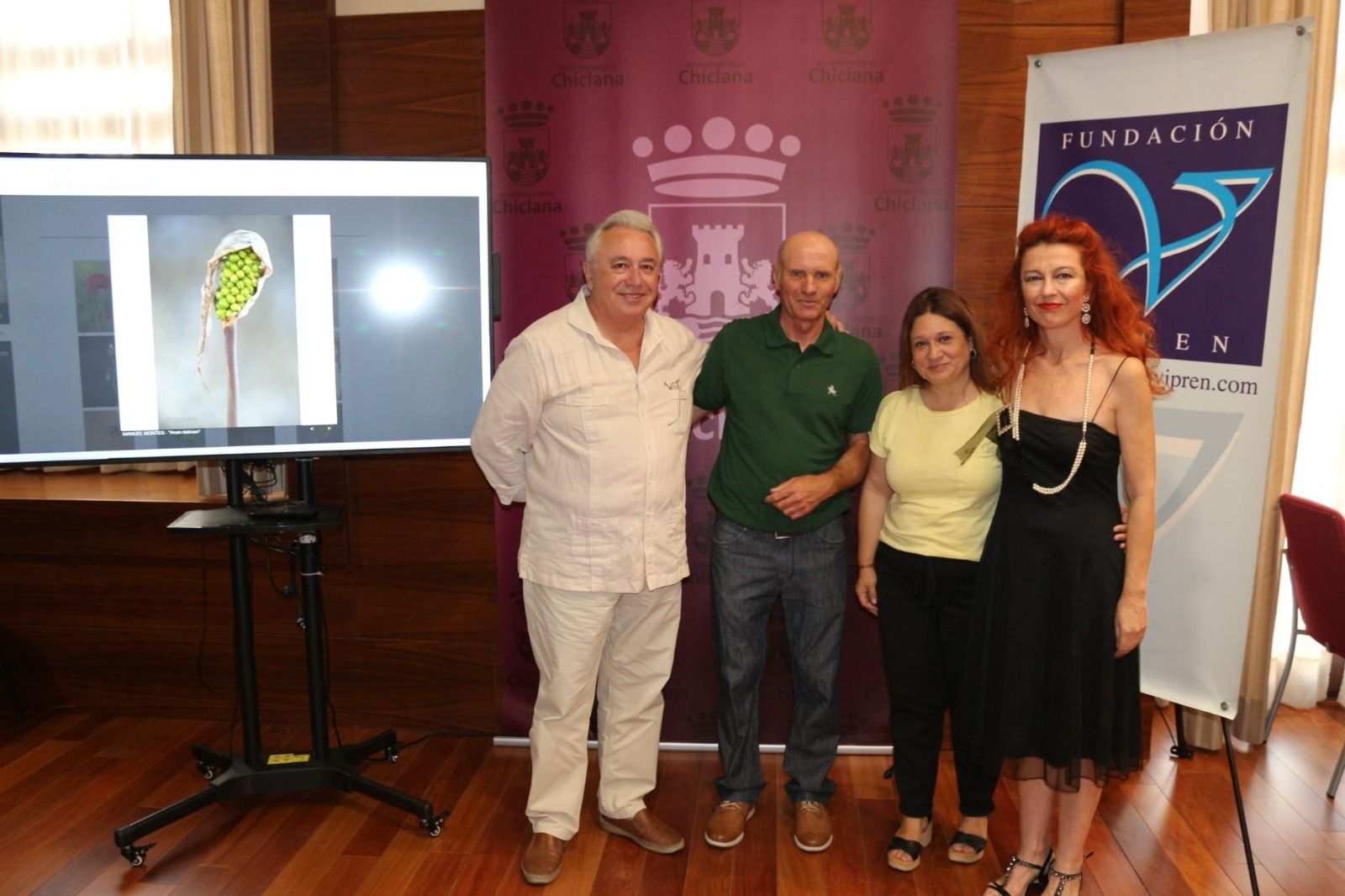 Acto de presentación de la exposición de Manuel Montes.