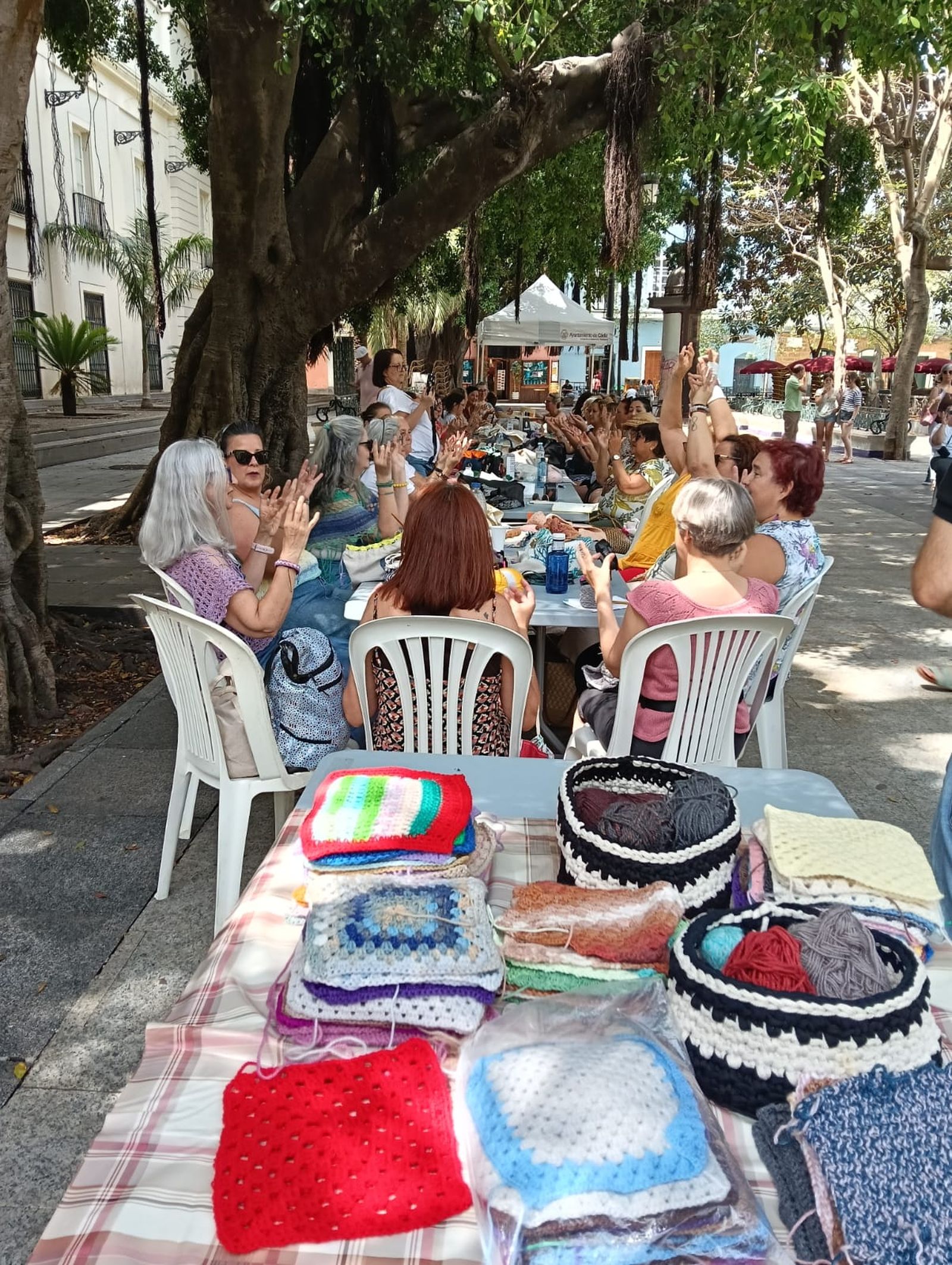 La Plaza de Mina teje