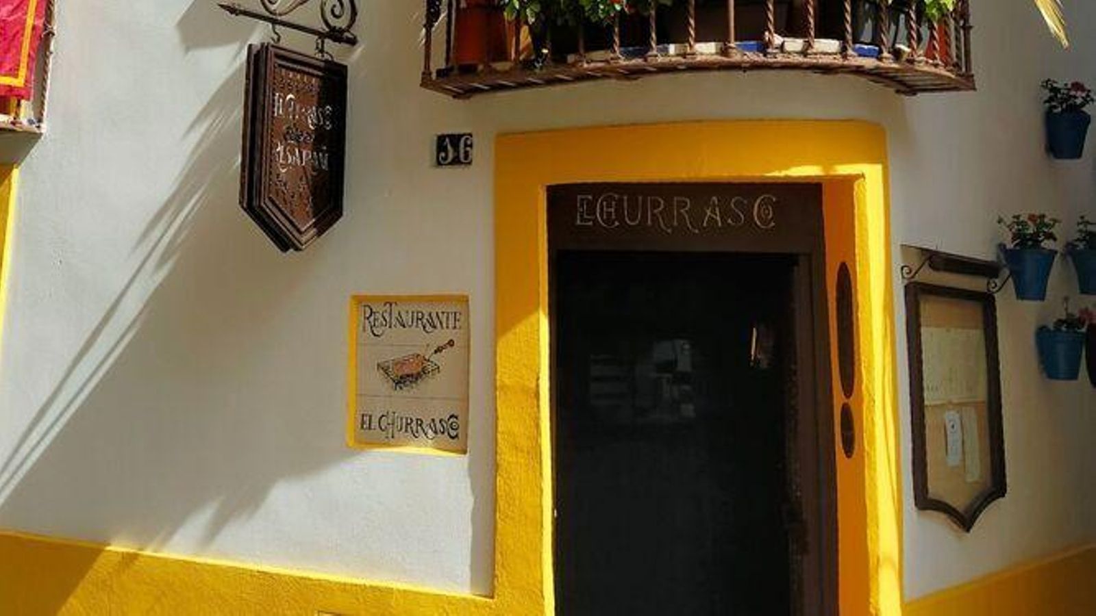 Entrada del conocido restaurante cordobés El Churrasco