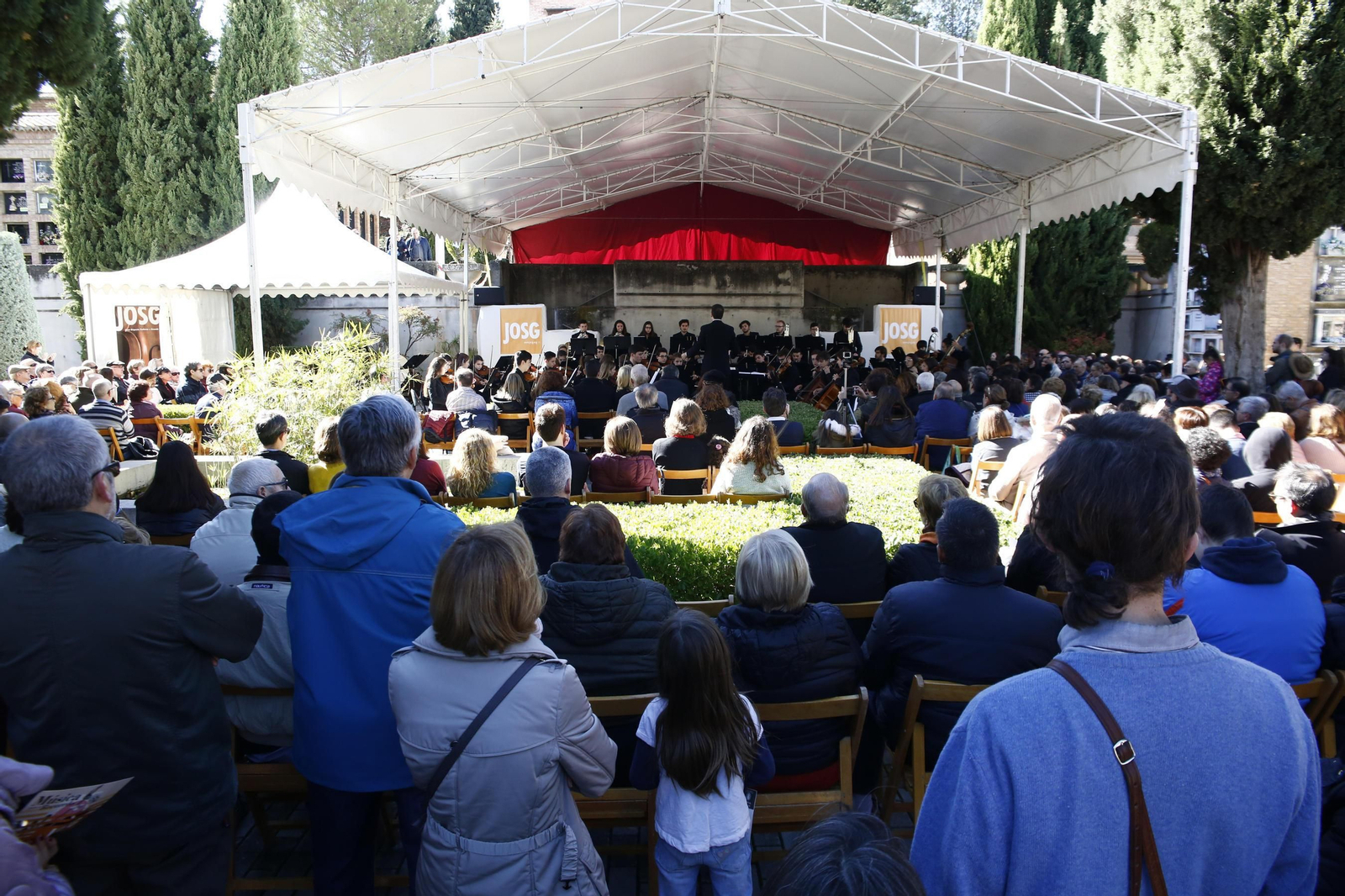 Las imágenes de Día de todos los santos en el cementerio