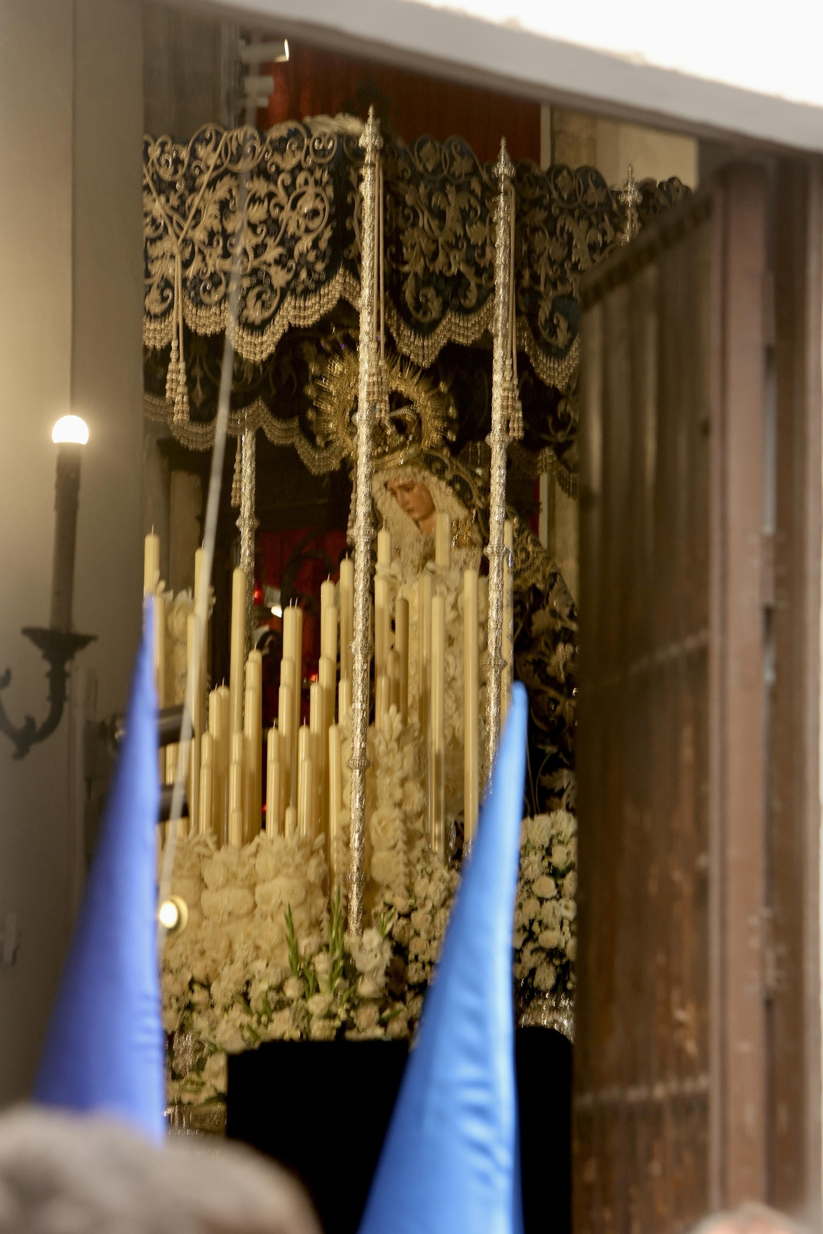 Las imágenes de la Hiniesta en la Semana Santa de Sevilla 2024
