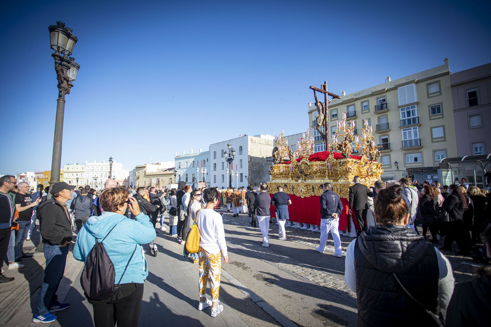 Imágenes del regreso de La Palma a su templo en la Semana Santa de Cádiz 2022