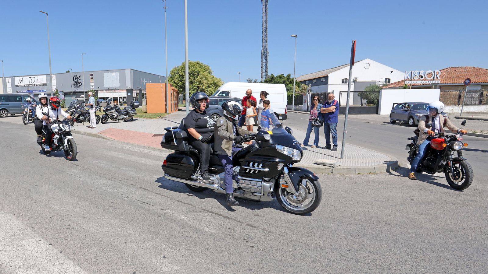 Búscate en el evento motero solidario "The Distinguished Gentleman´s Ride" en Jerez