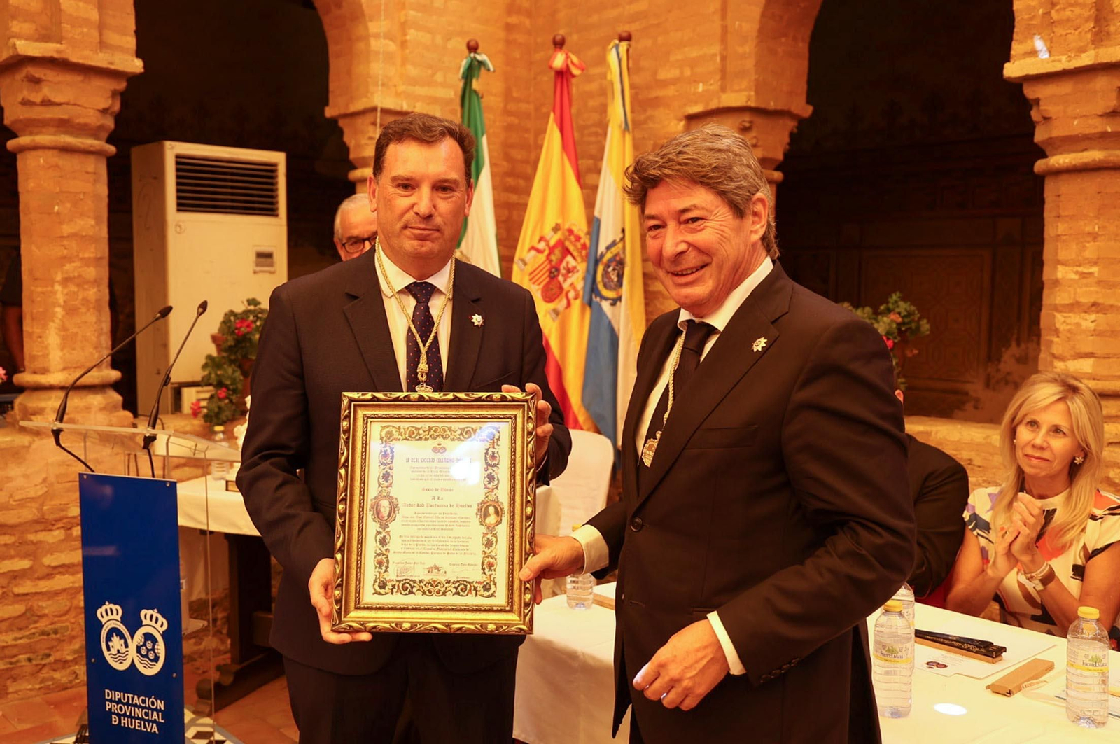 Imágenes del acto institucional de la Real Sociedad Colombina Onubense en el Monasterio de La Rábida