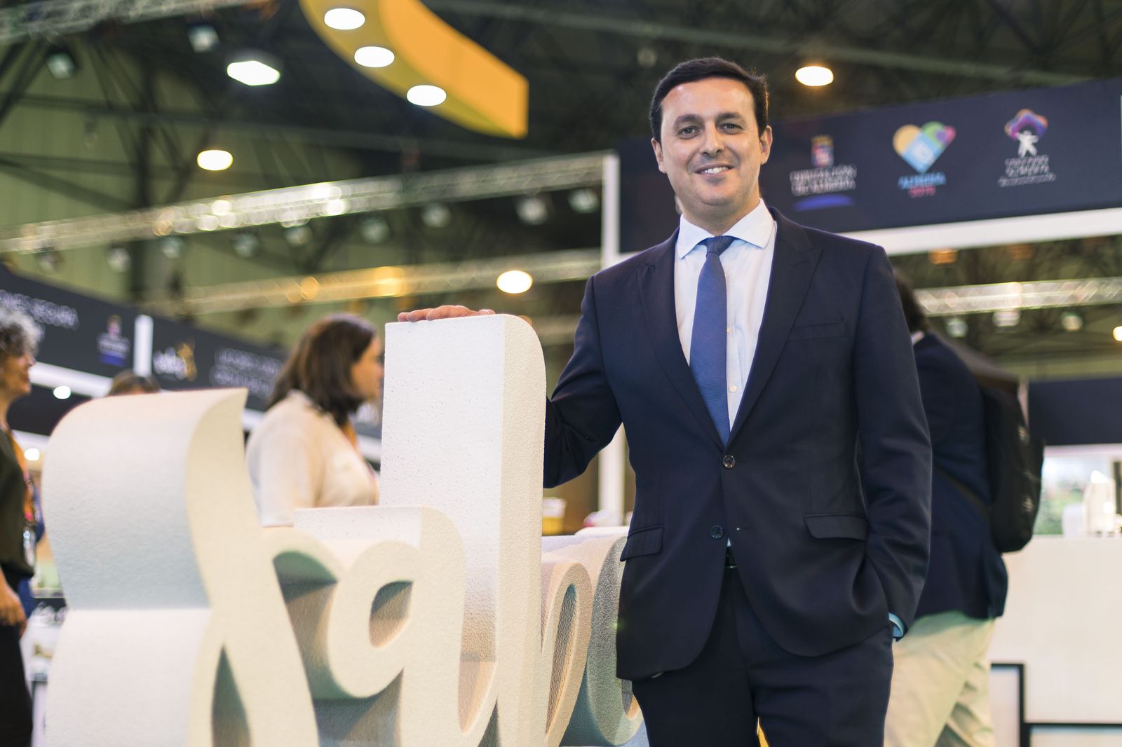 Javier Aureliano en el stand de Sabores Almería en el FIBES.