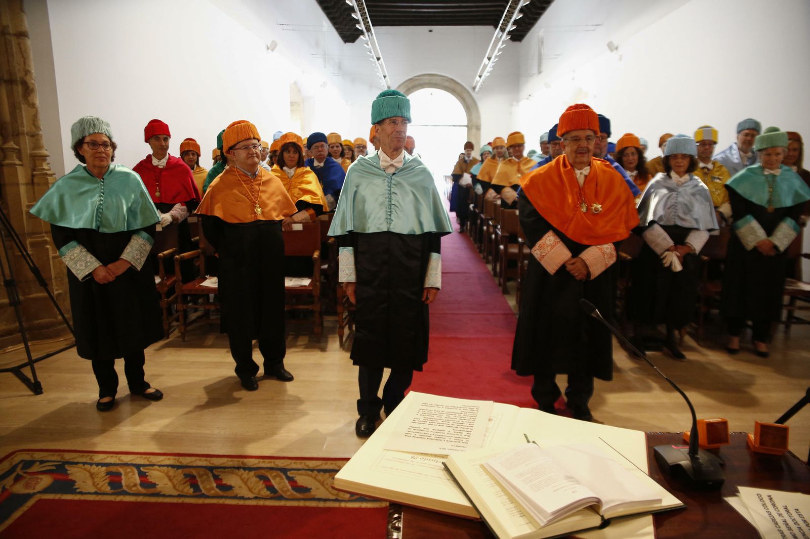 Cuadrado-Roura y Daniel Gile, honoris causa por la UGR