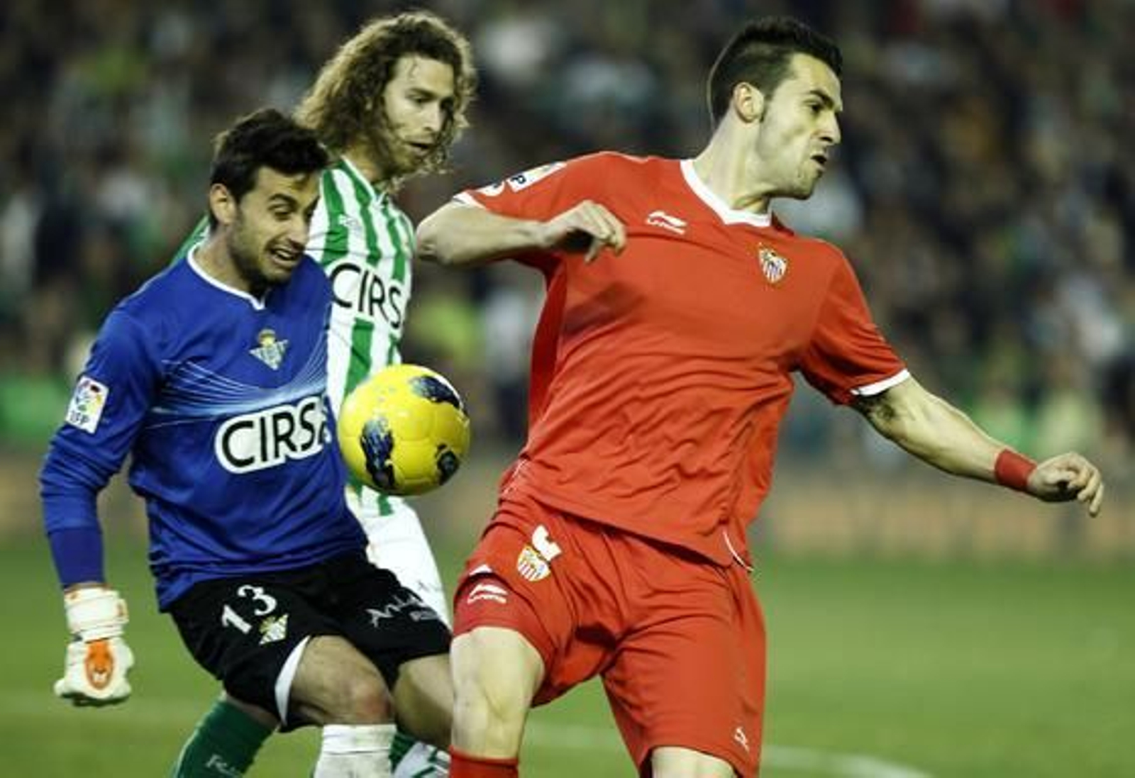 Betis y Sevilla empatan en el Benito Villamarín (1-1). / Antonio Pizarro