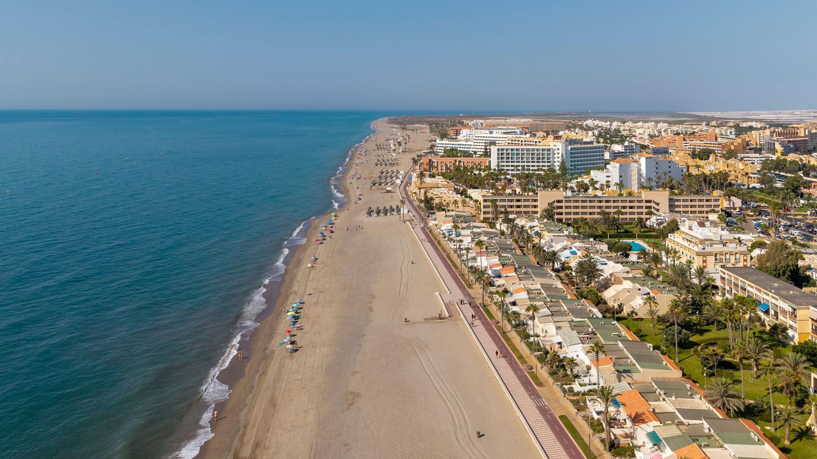 Vista panorámica de Playa Serena de Roquetas.