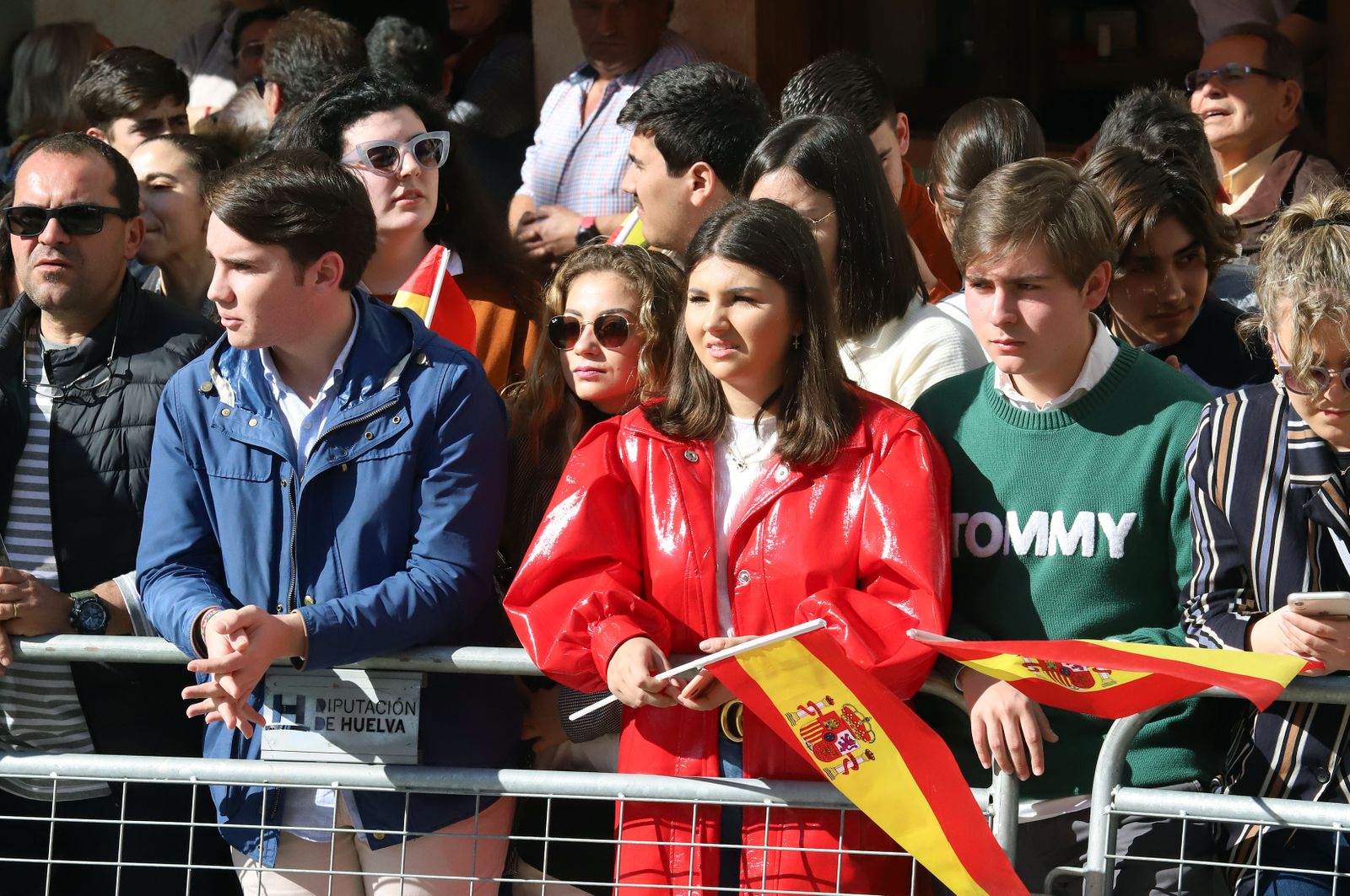 Imágenes de Don Felipe y Doña Letizia arropados por el cariño de los almonteños