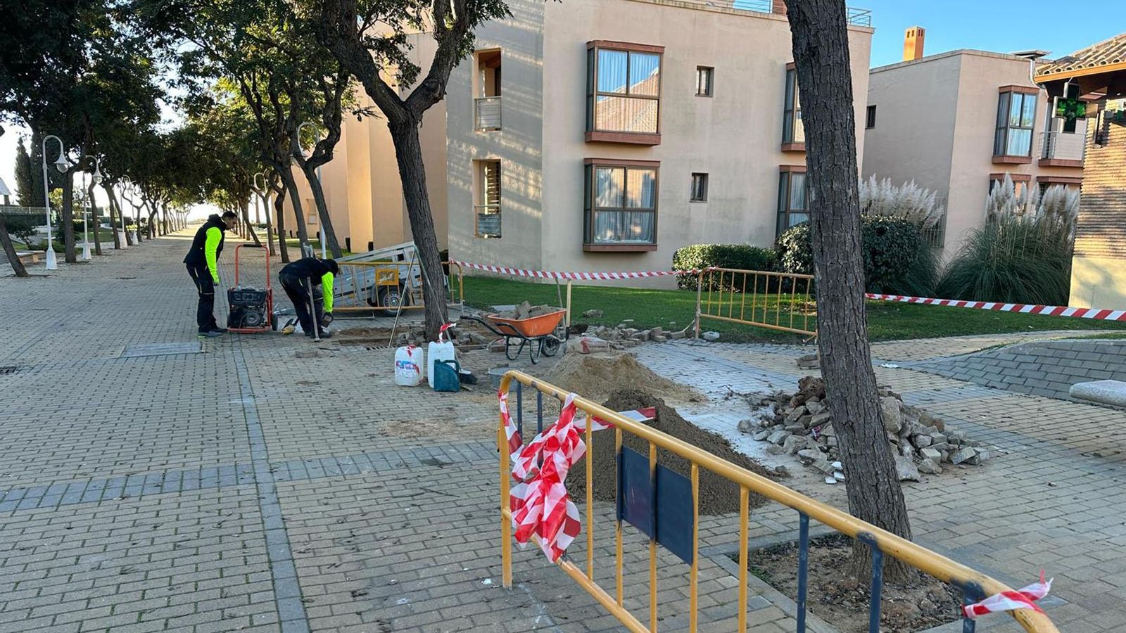 Reparaciones en zonas peatonales.