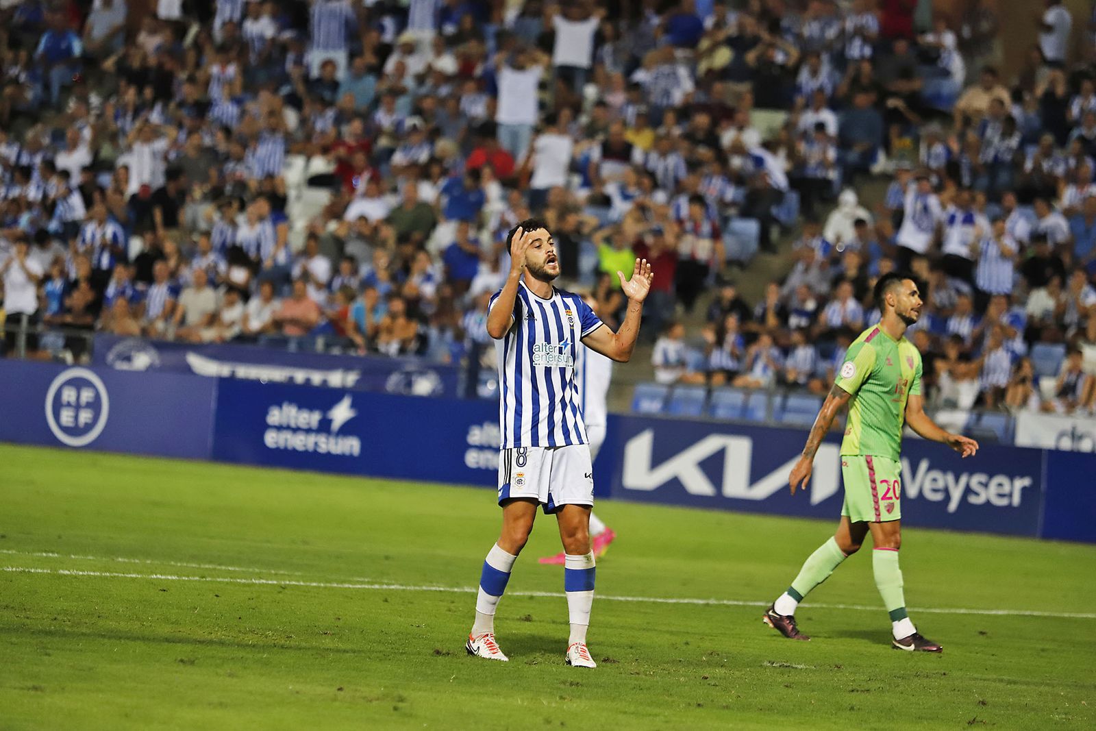 Imágenes del encuentro entre el Recreativo de Huelva y el Málaga