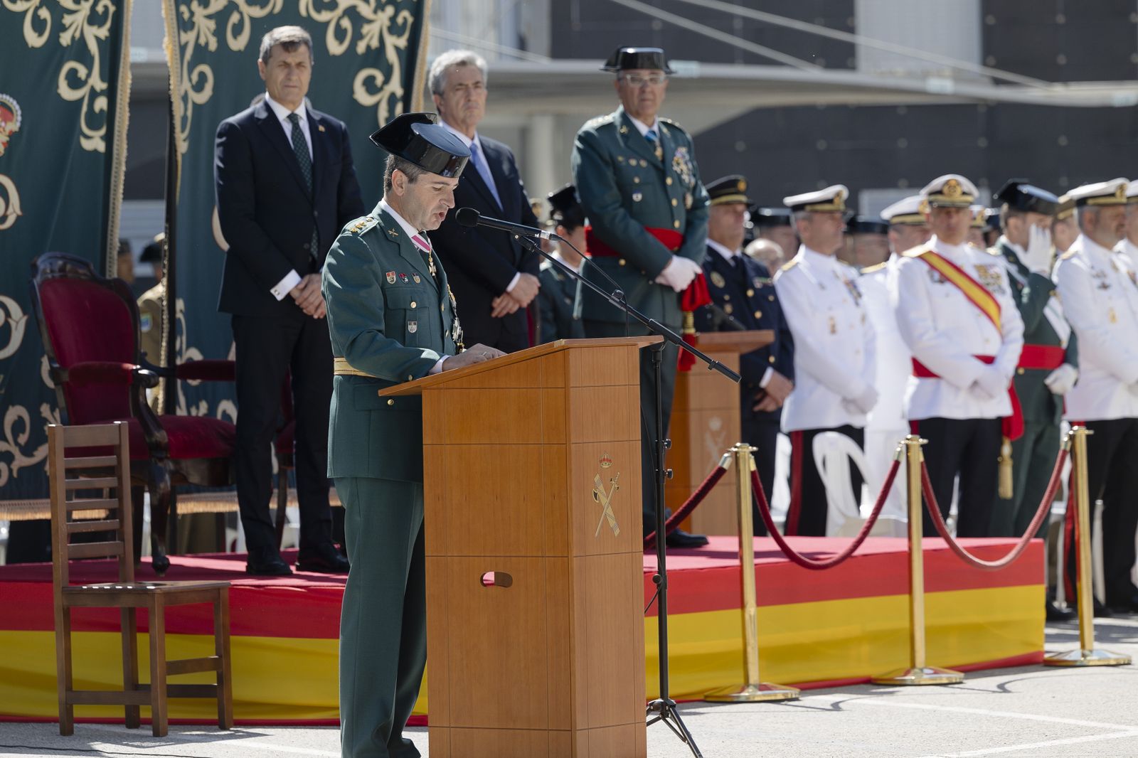 Toma de posesión del coronel Luis Martín Velasco como jefe de la Comandancia de la Guardia Civil  de Cádiz