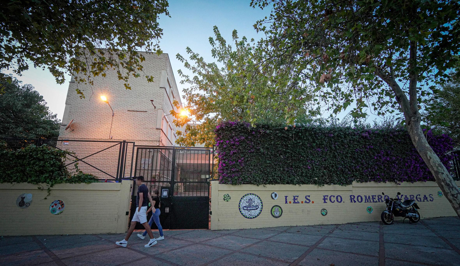Entrada del IES Romero Vargas.