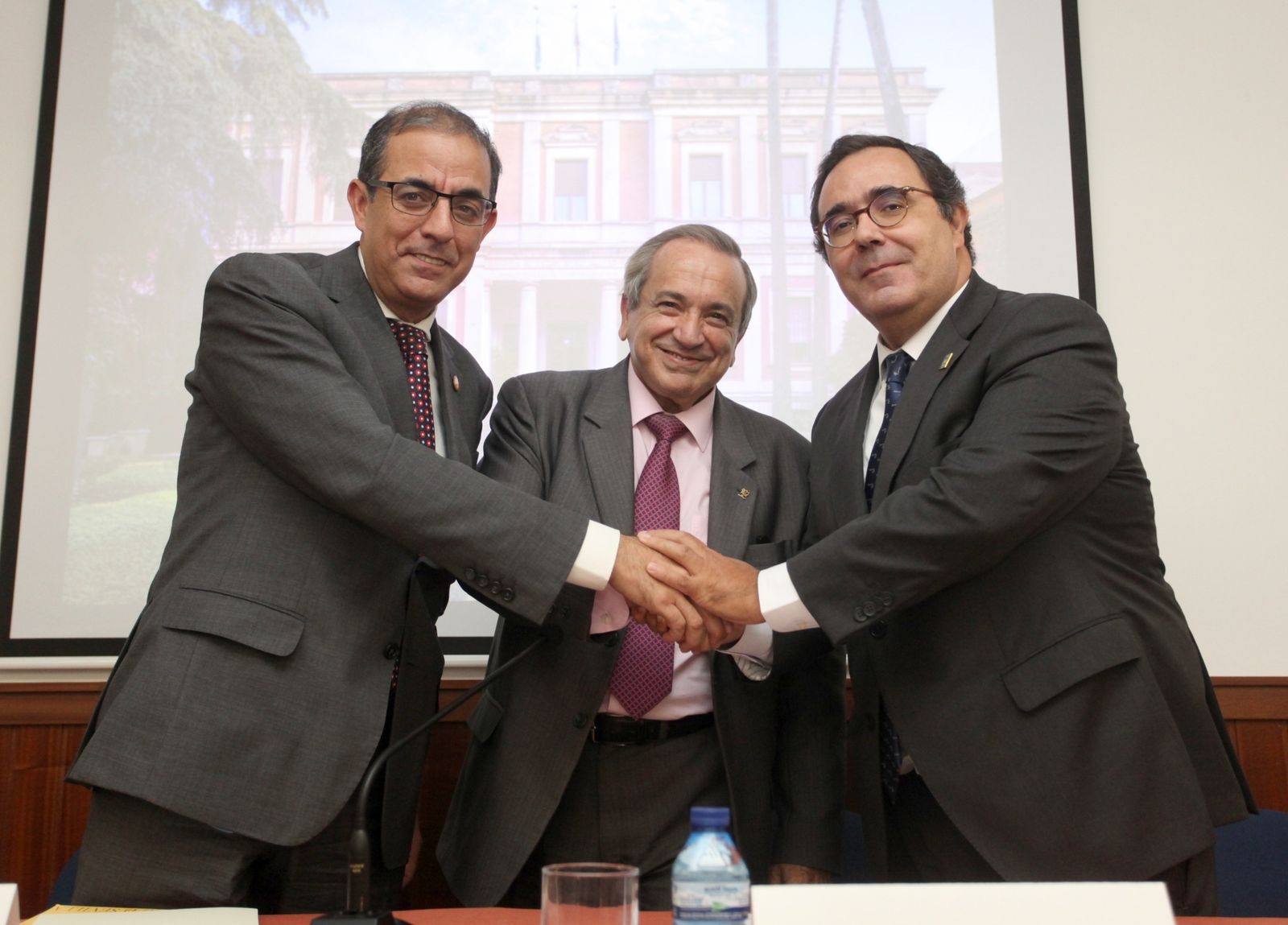 Miguel Ángel Castro, Emilio Lora-Tamayo y Vicente Guzmán, ayer.