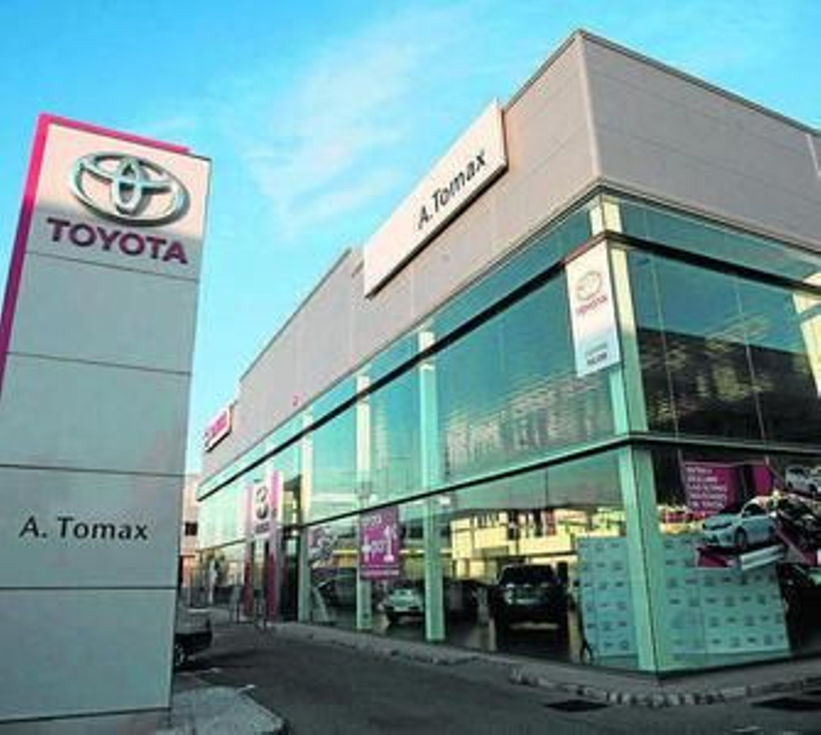 Imagen de Automoción Tomax en el polígono La Menacha.