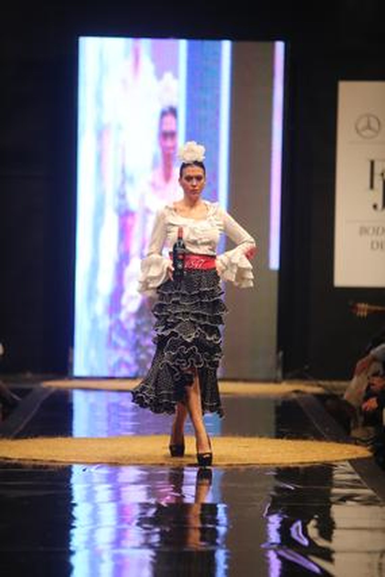 Para componer 'Antología' el diseñador ha hecho una selección de creaciones de líneas anteriores como 'Pasión ecuestre', 'Sueño goyesco' o 'Fantasía taurina'.

Foto: Juan Carlos Corchado