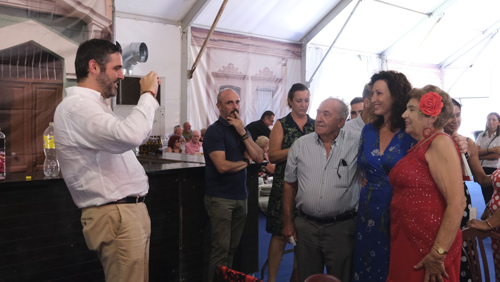 Imágenes de la comida homenaje a los mayores en la Caseta Municipal de la Feria de Almería 2022