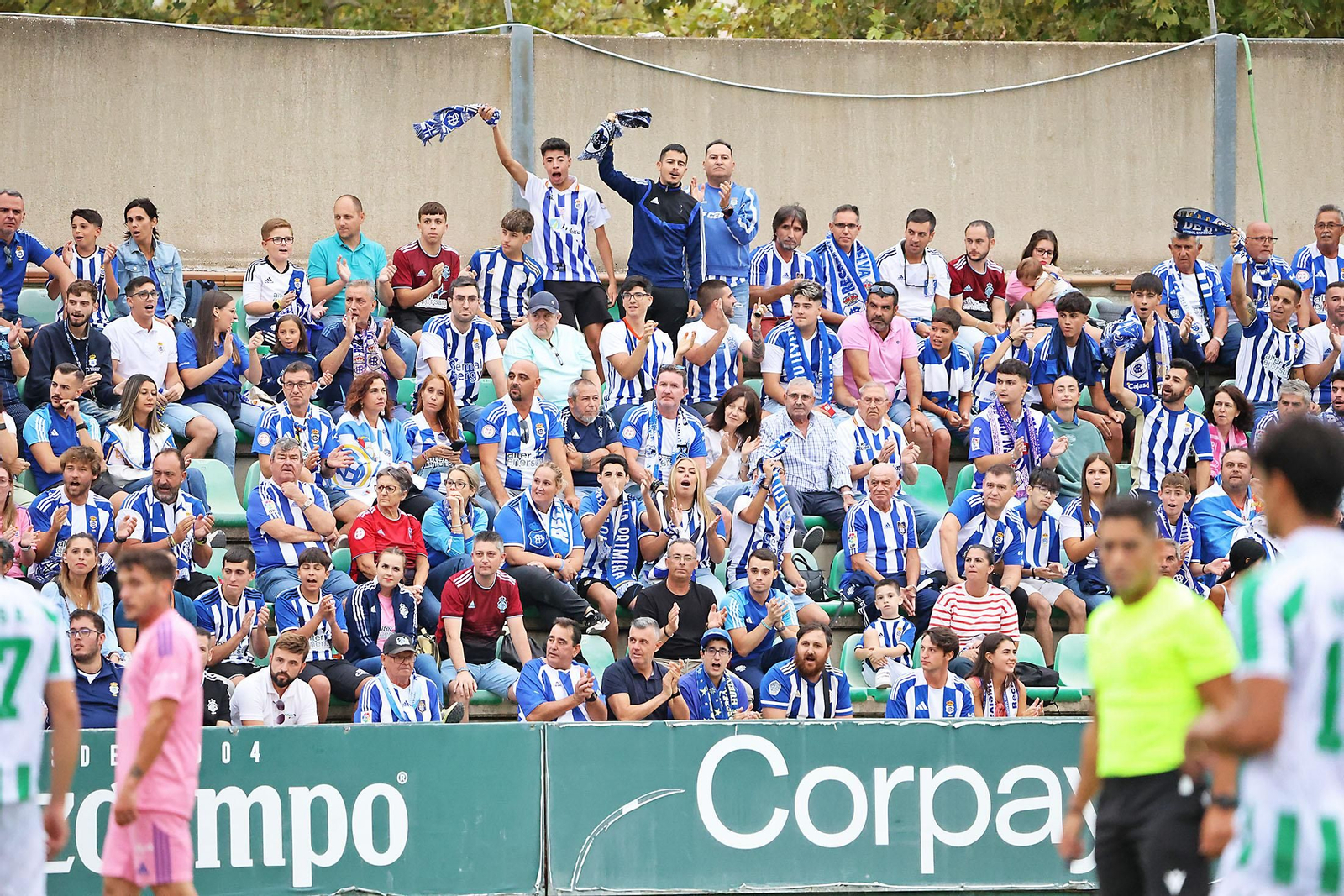 Búscate en las gradas del Betis Deportivo-Recreativo de Huelva