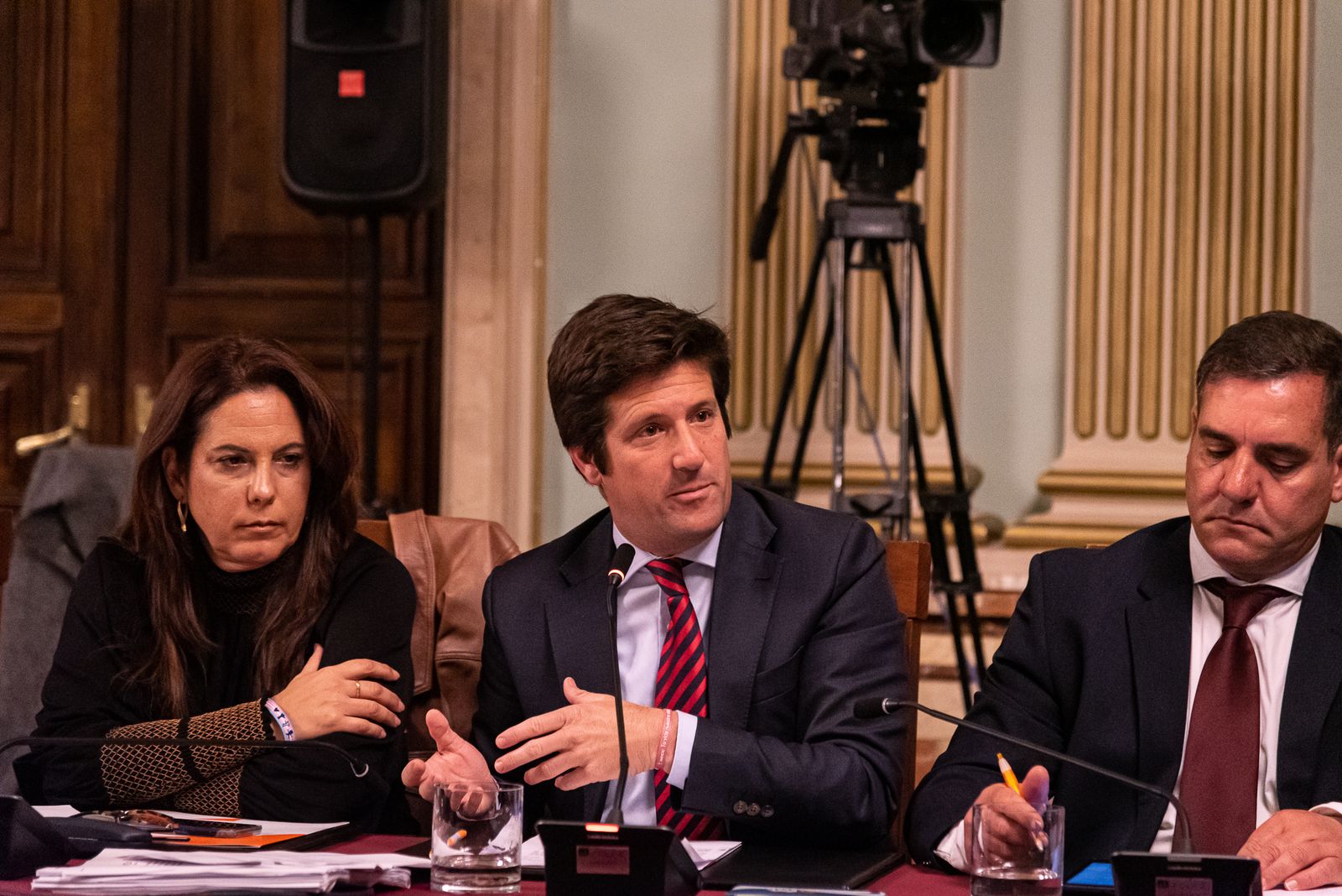 Imágenes del pleno extraordinario para la aprobación de los presupuestos del Ayuntamiento de Huelva