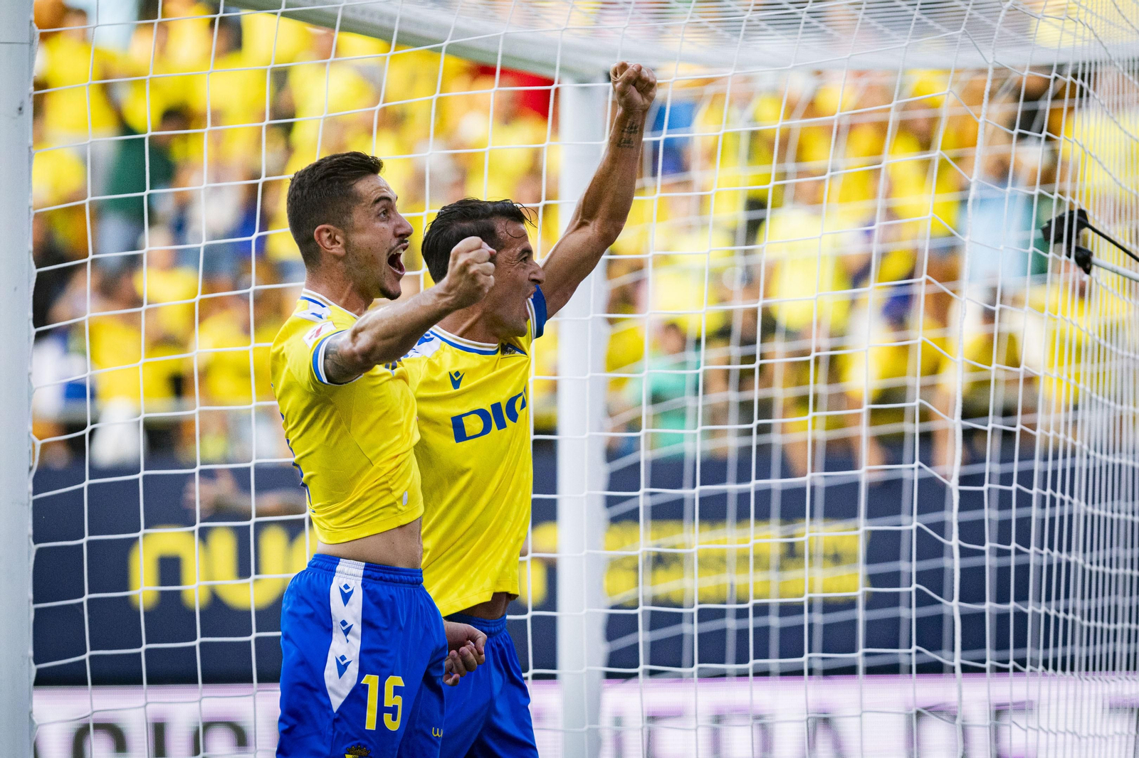 Imágenes del partido Cádiz-Alavés