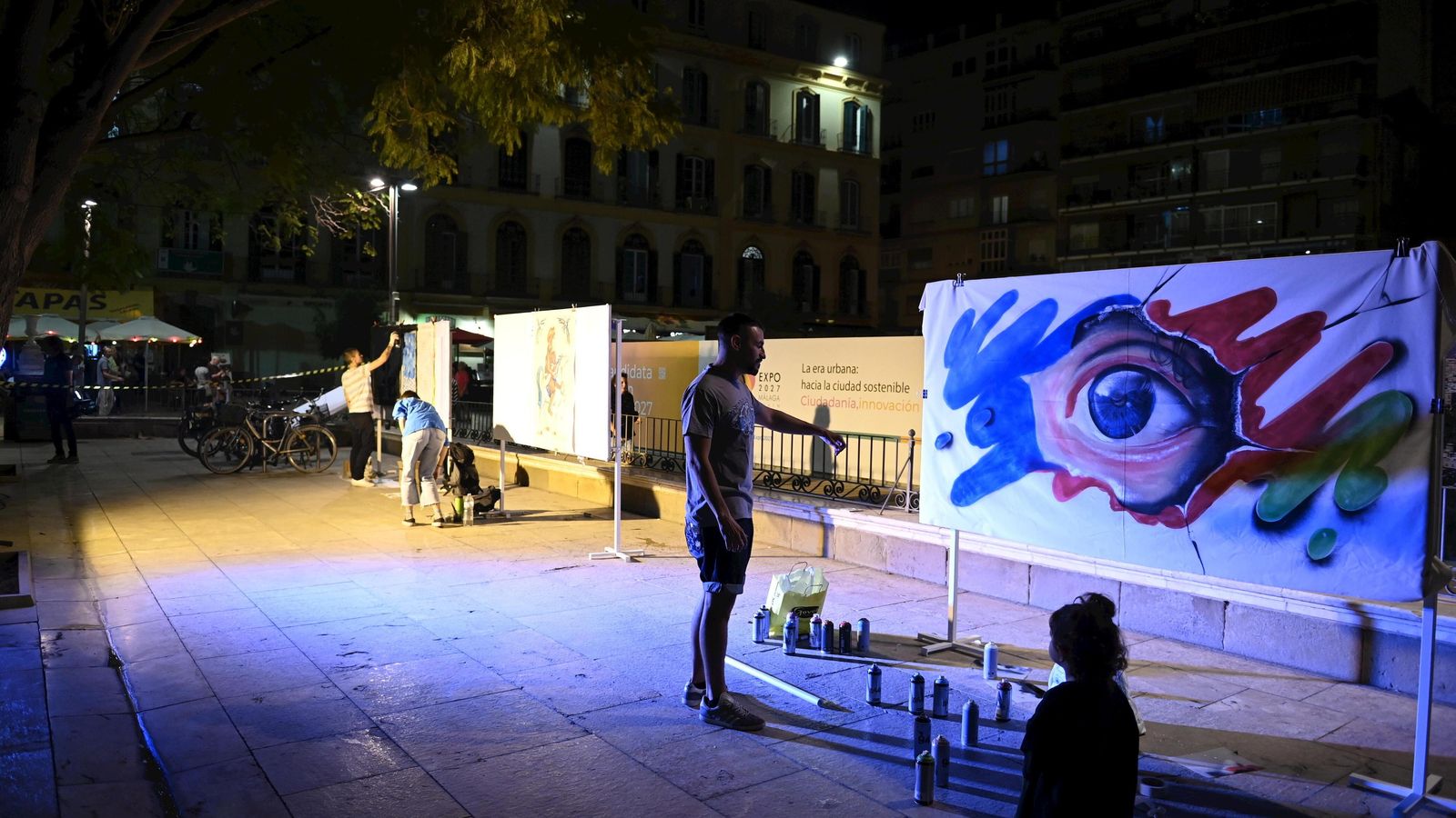 Pintura de murales en la plaza de la Merced. Pintura de murales en la plaza de la Merced.