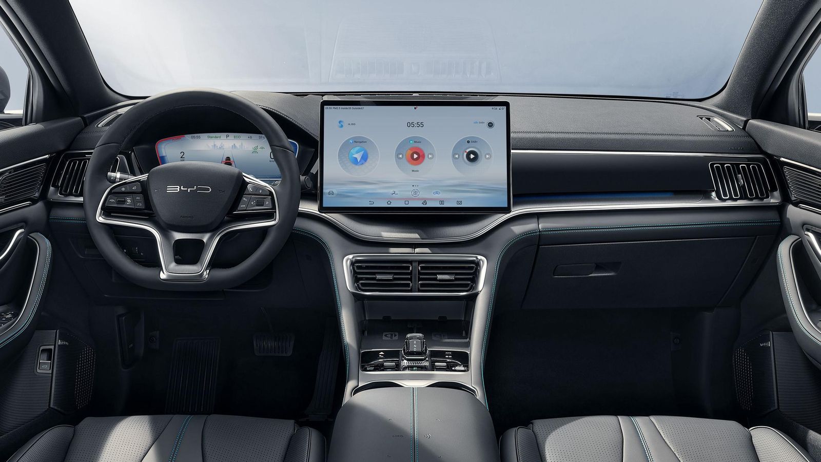 En los tres acabados el equipamiento de serie es similar. Las diferencias se deben, fundamentalmente, a los sistemas de propulsión eléctrica de cada uno.