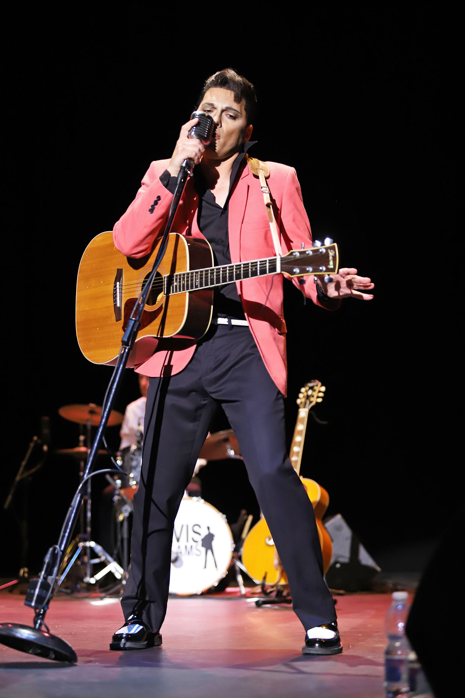 Imágenes del concierto 'Elvis Dreams' en la Casa Colón de Huelva