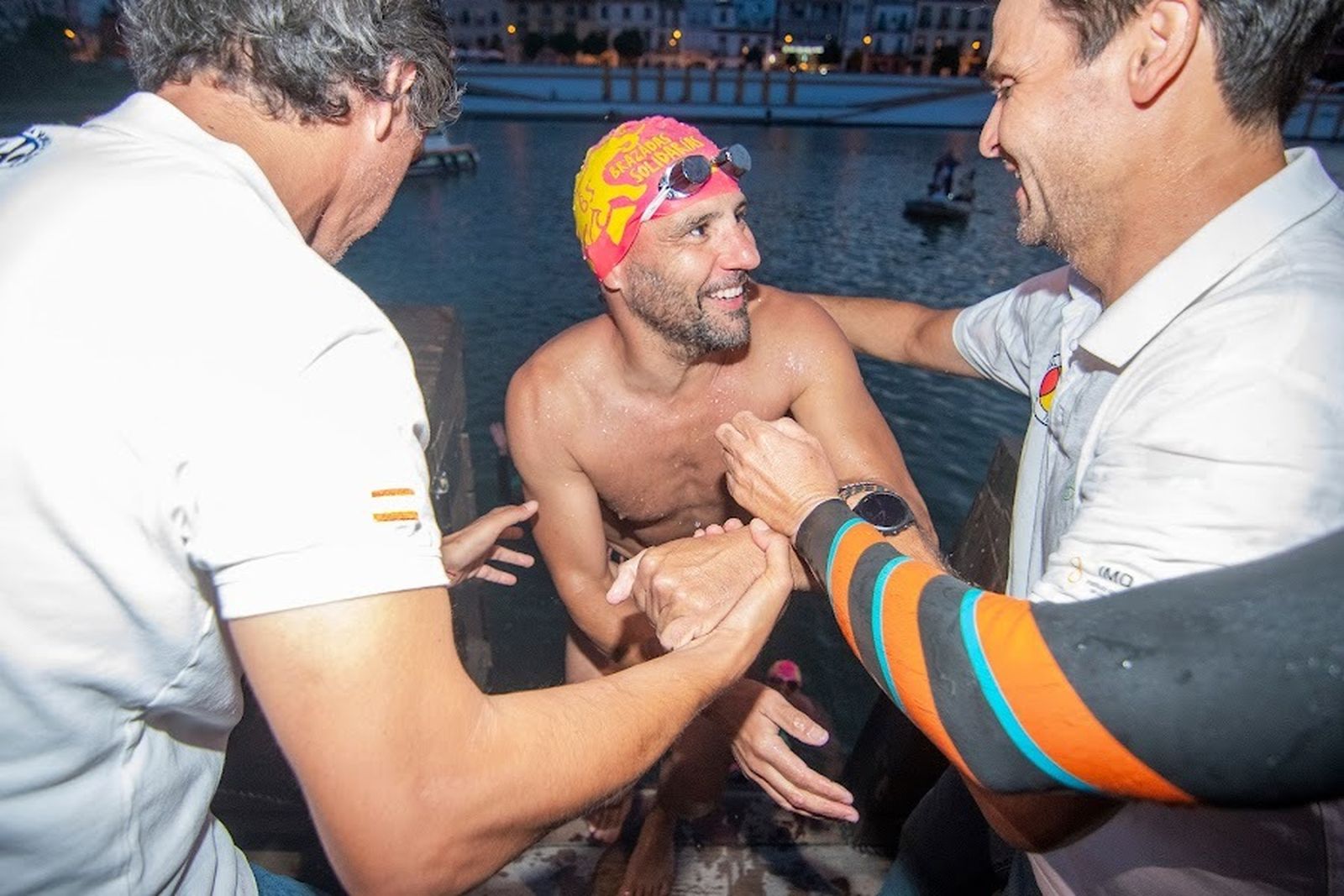 Triatlón a lo largo del Guadalquivir a beneficio de la Fundación Vicente Ferrer