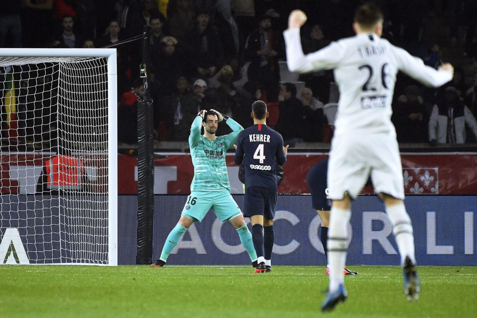 Sergio Rico, en una actuación ante el Girondins que puede marcar en negativo su carrera en el PSG.