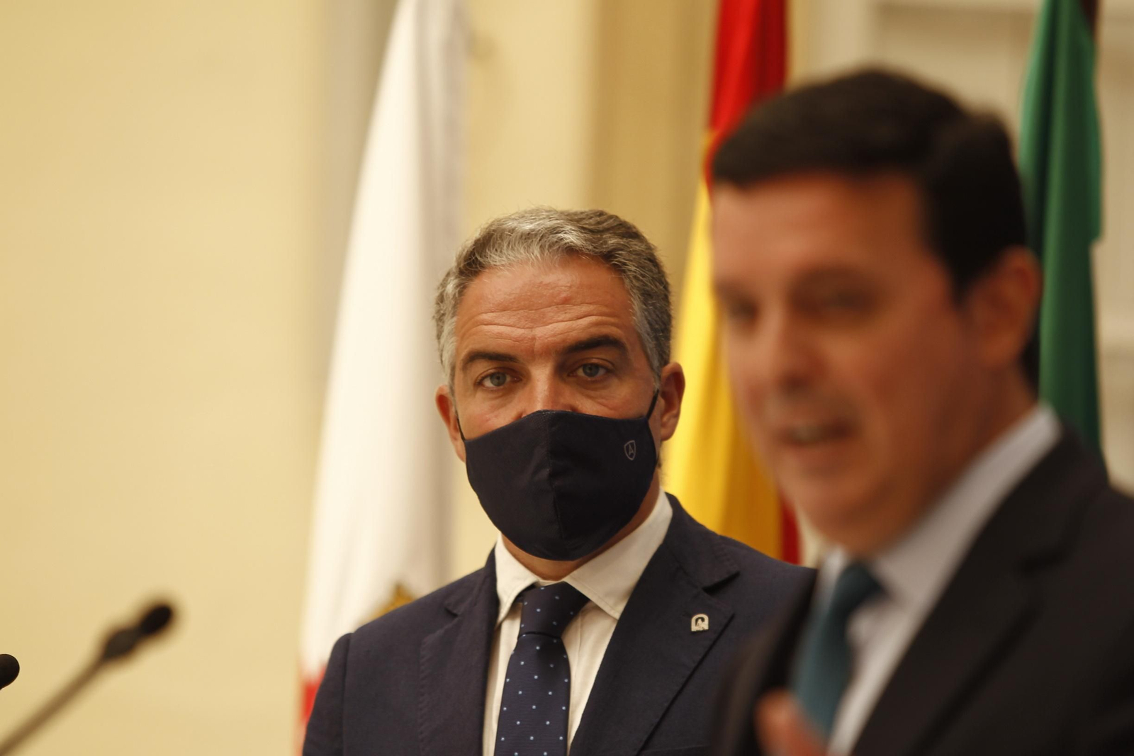 Visita del Consejero de Presidencia de la Junta de Andalucía, Elías Bendodo, a la Diputación de Almería.