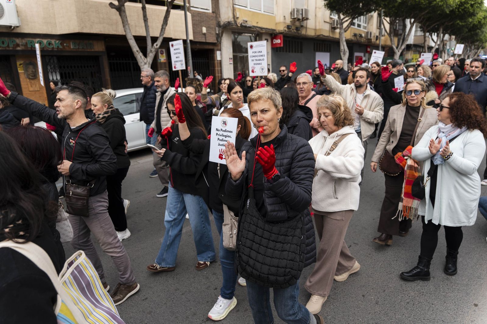 Las imágenes de la Manifestación de la Plataforma por la Dignidad de los Autónomos en Almería