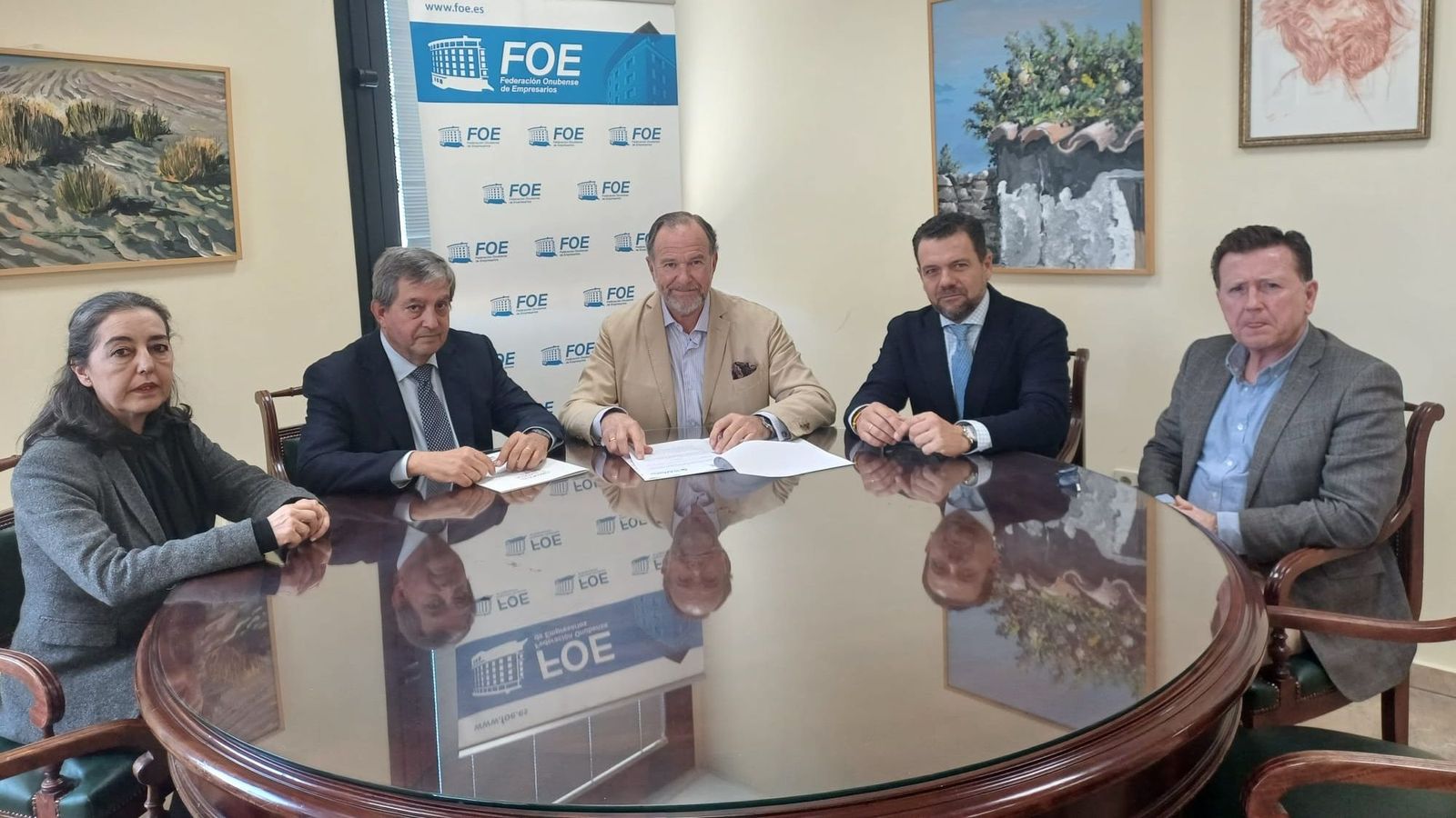 La FOE y el Colegio de Abogados de Huelva firman un convenio para ...