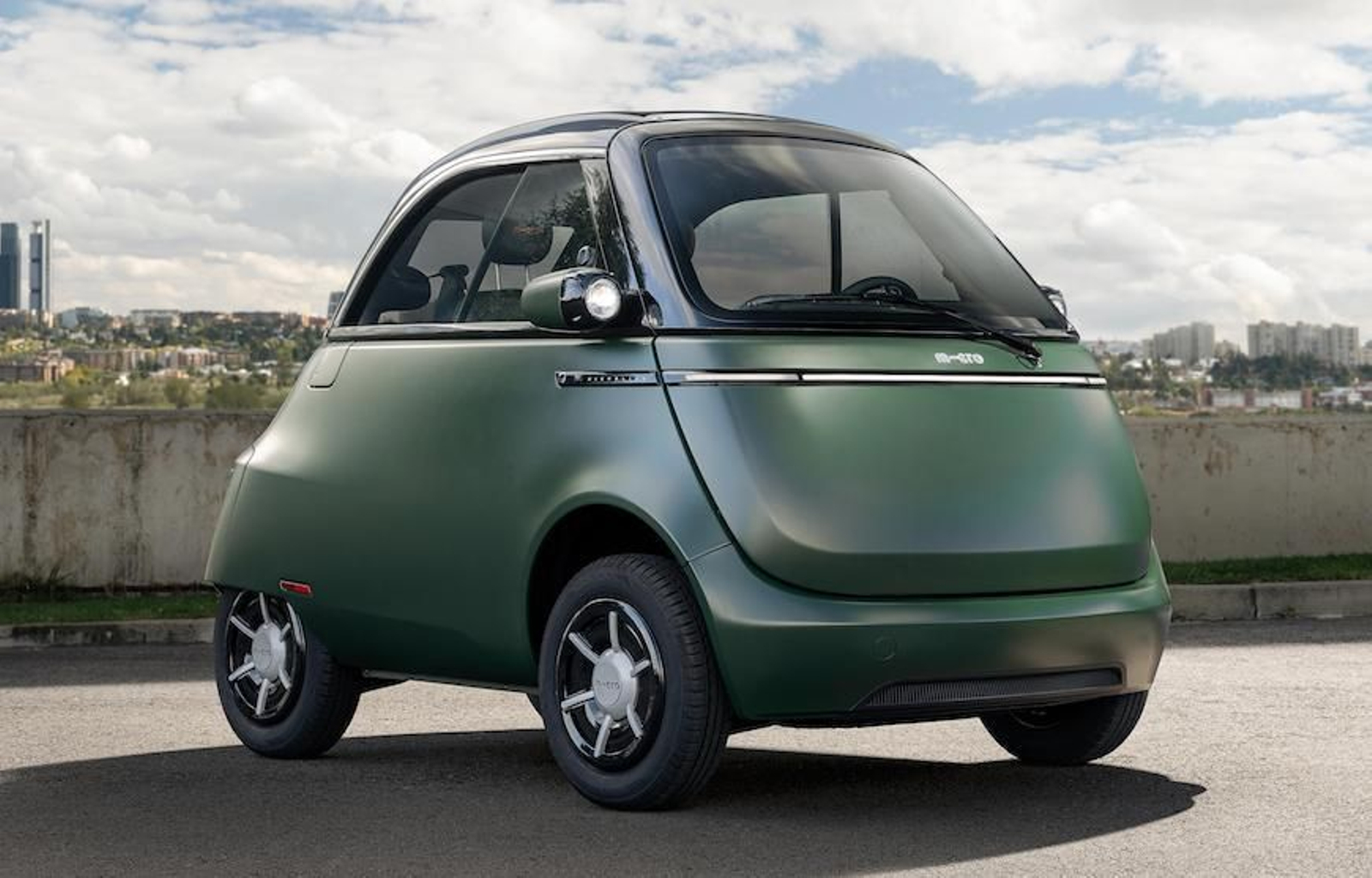 Astara importará el cuadraciclo eléctrico Microlino a España