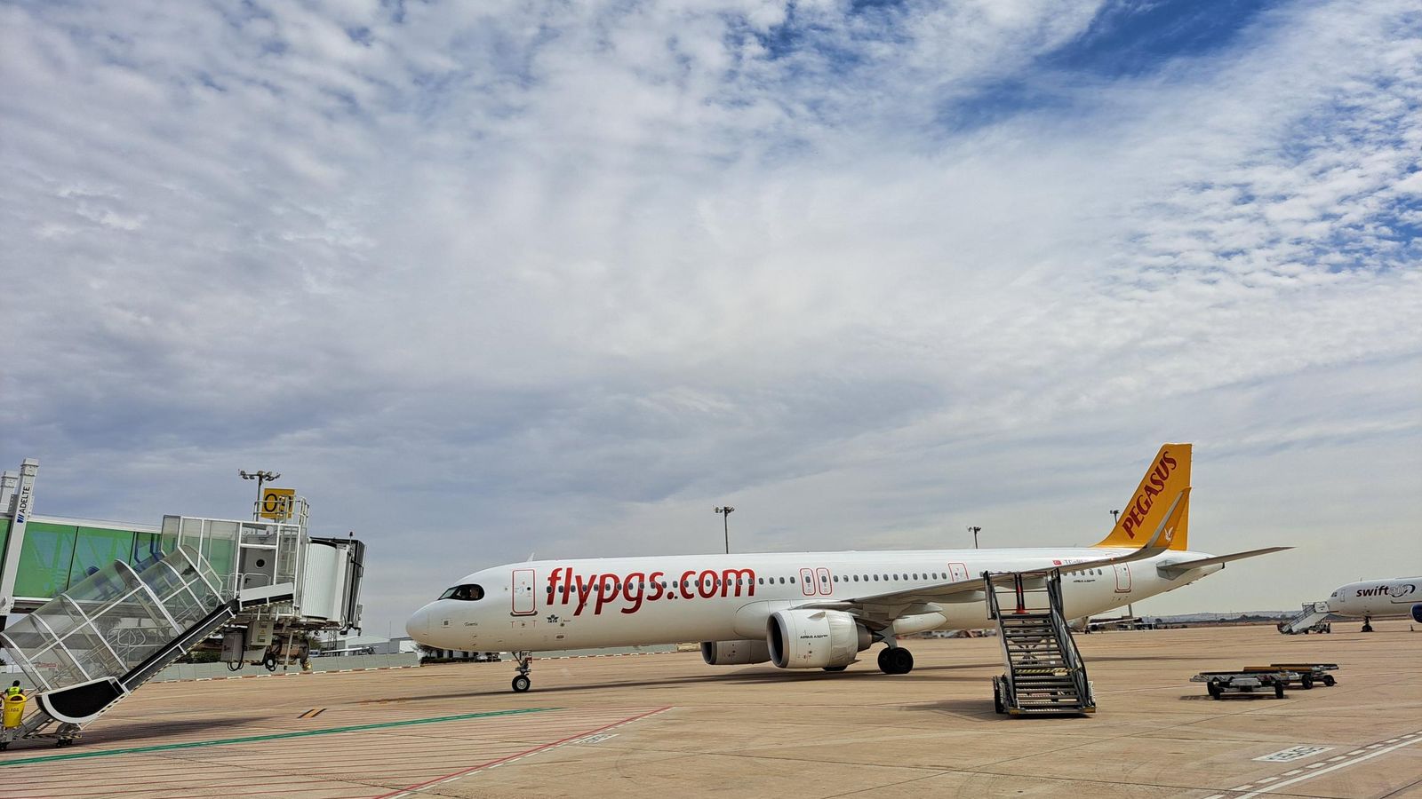 El avión de Pegasus que aterrizó en Sevilla este martes.
