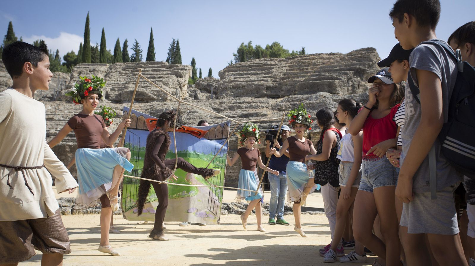 Las imágenes del flashmob en Itálica por el Día de la Música