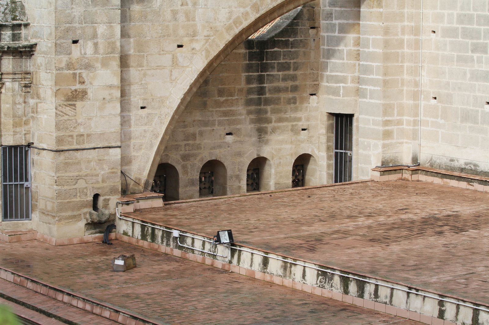 Recorrido por las cubiertas de la Iglesia del Salvador.