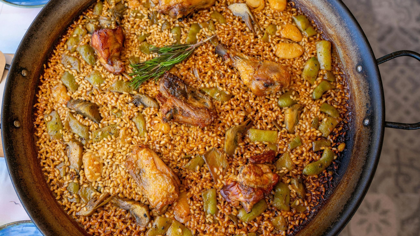 Paella clásica valenciana