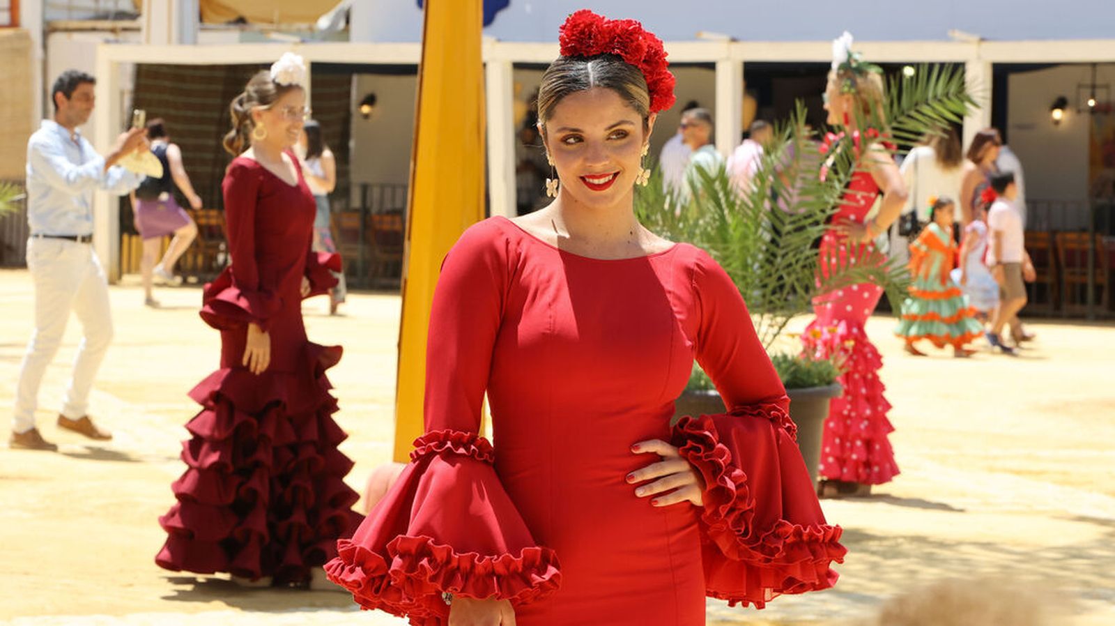 Mujer de flamenca en la Feria de Jerez.
