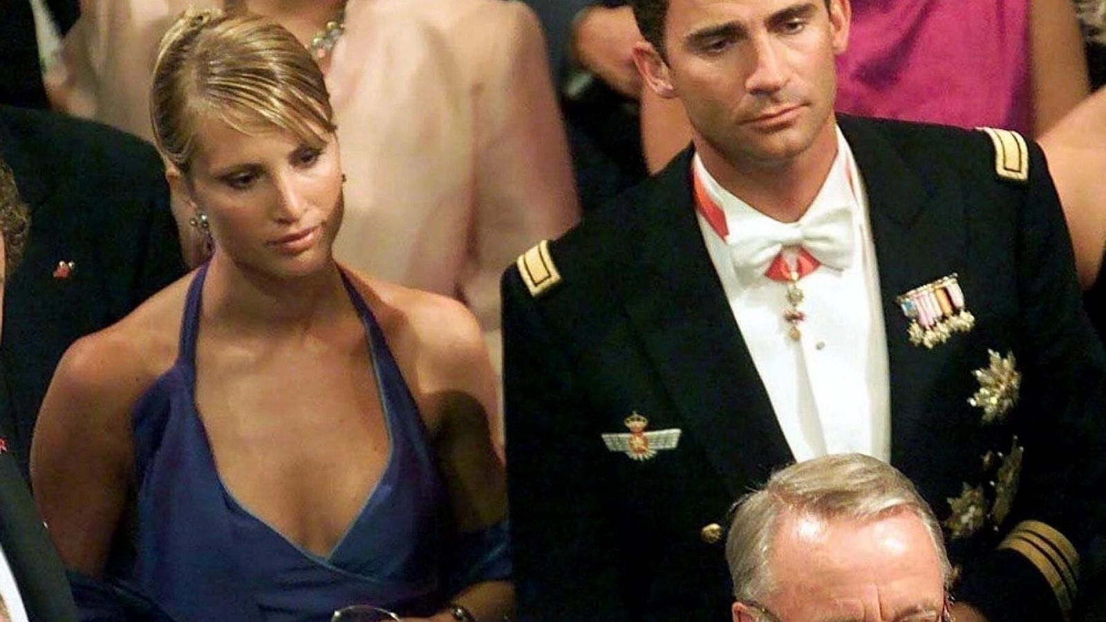 El entonces Príncipe de Asturias con Eva Sannum en la boda de Haakon de noruega y Mette-Marit.