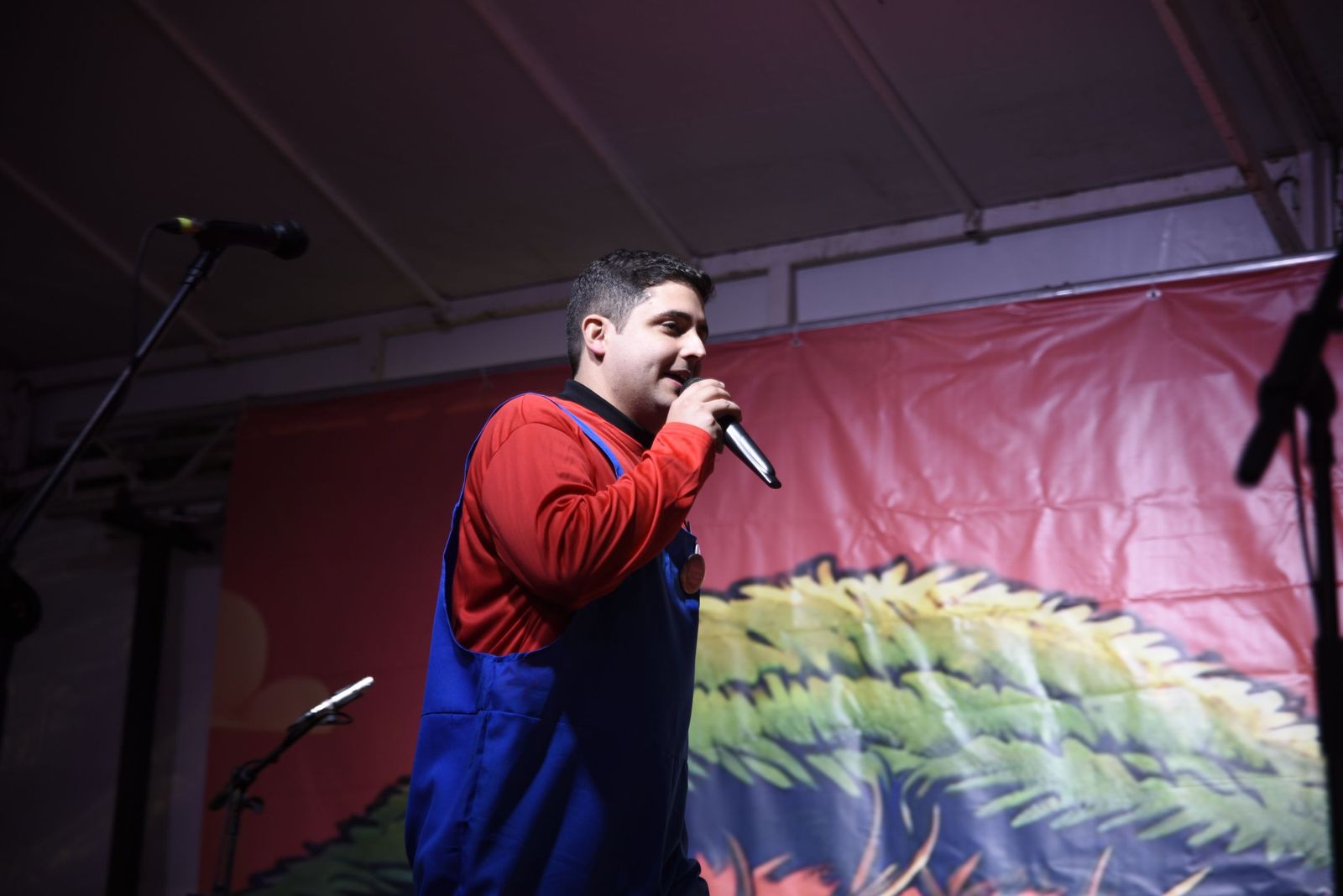 Búscate en las fotos de la fiesta en la calle del sábado en el Carnaval de la Concha Fina de La Línea