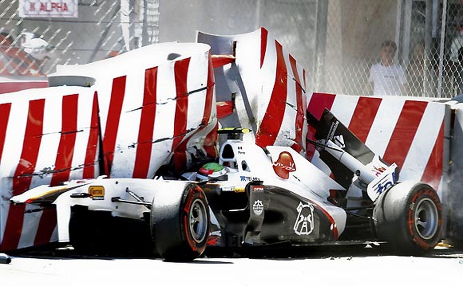 Vettel, 'pole' en una clasificación marcada por el accidente de Pérez