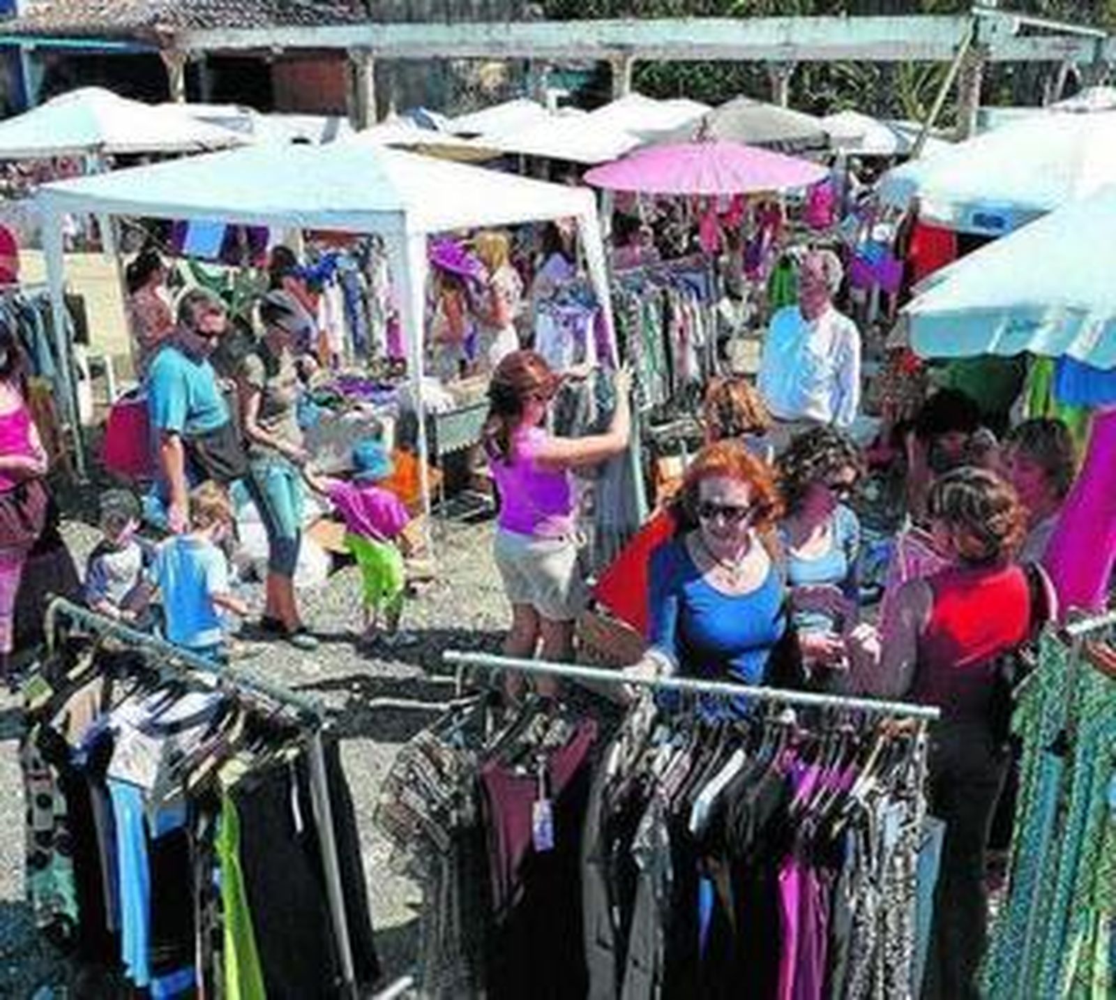 El mercadillo de los Baños del Carmen.