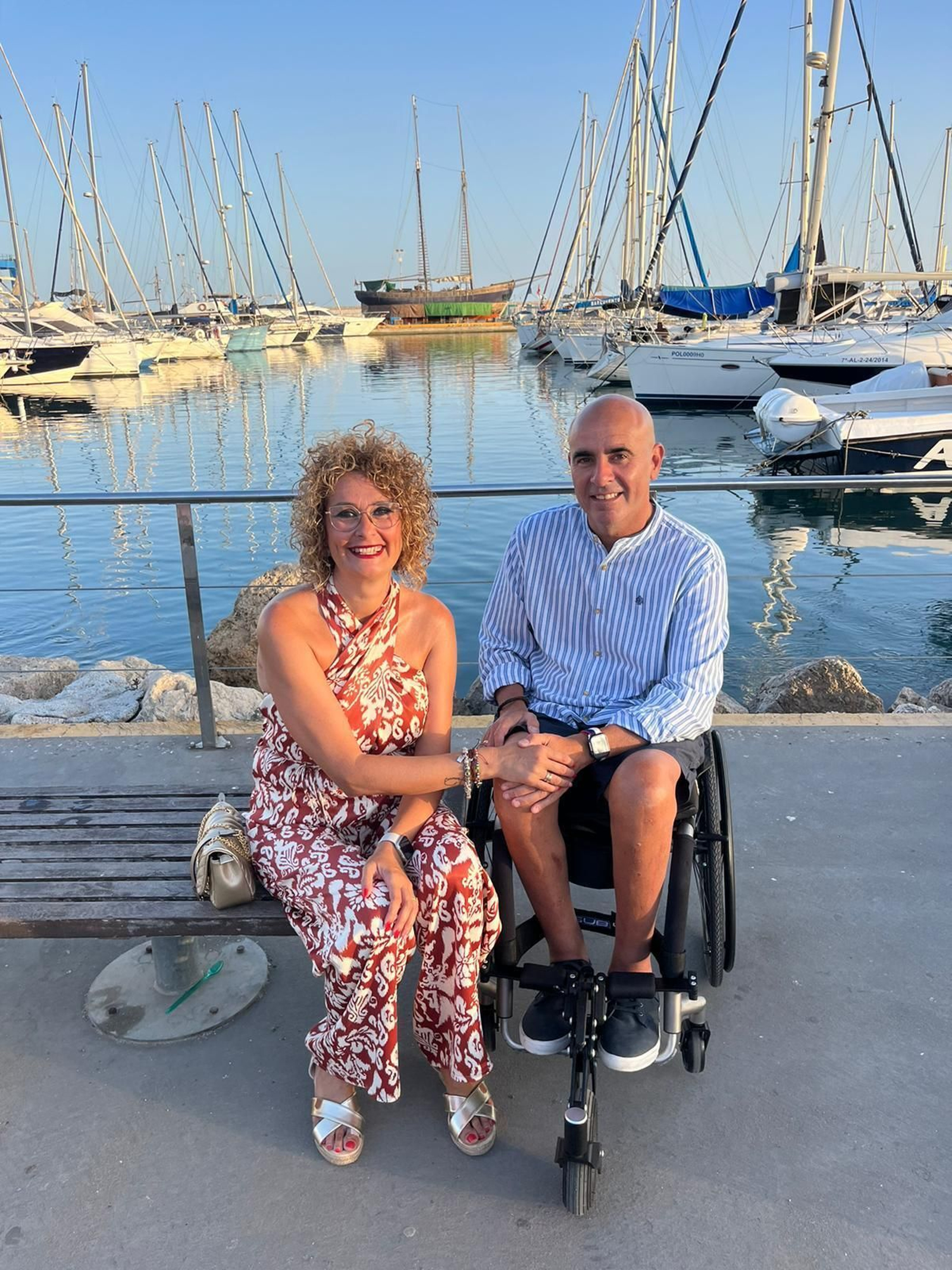 Sergio junto a su principal apoyo, su mujer