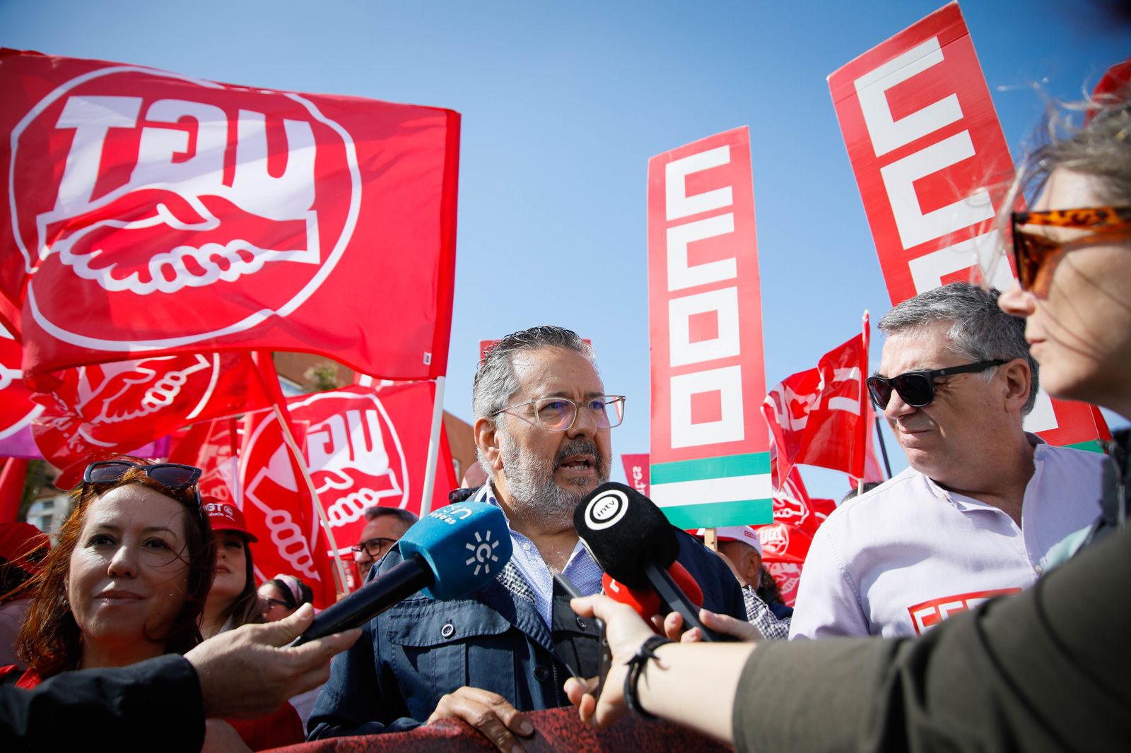 Las imágenes de la manifestación del Día del Trabajador en Almería