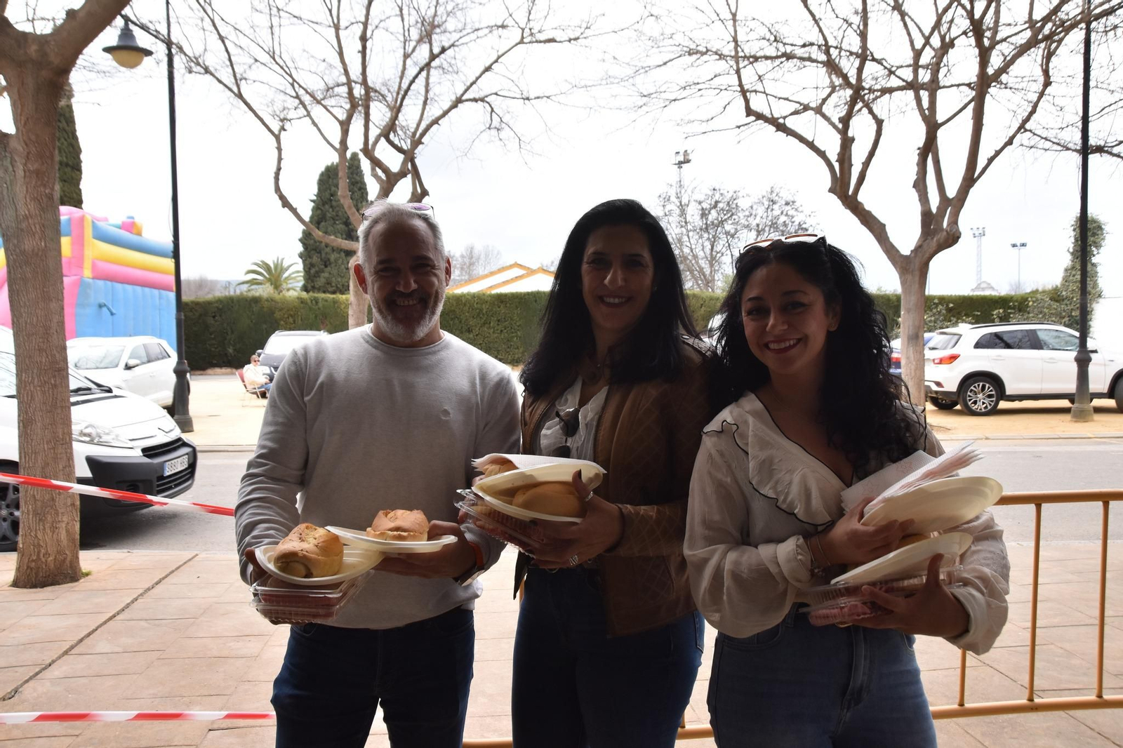 Villa del Río celebra el Día de Andalucía con el reparto de más de 2.000 cantos