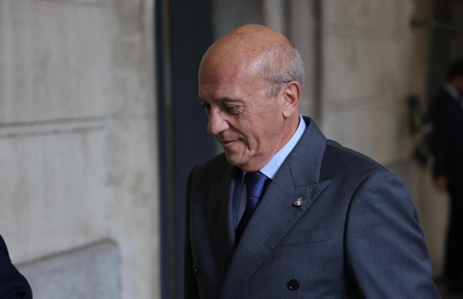 Del Nido esboza una leve sonrisa al entrar en los Juzgados.