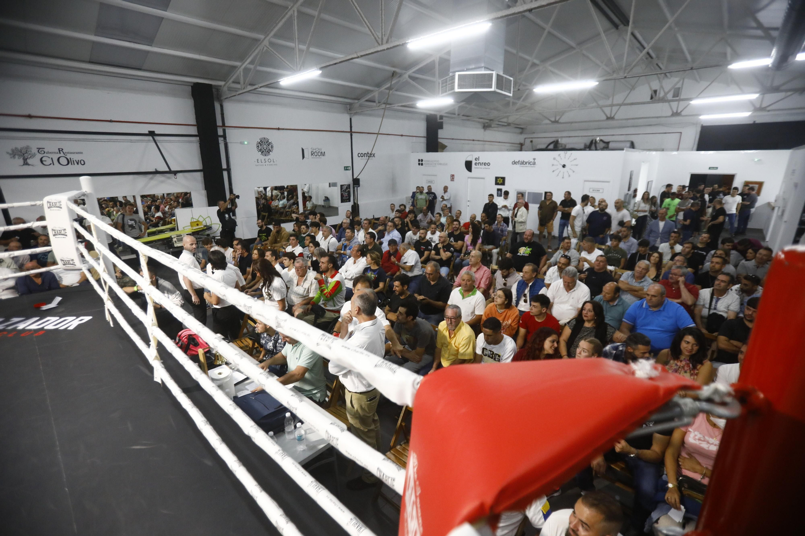 La victoria de El Cazador Jr sobre Mathieu Gomes en Córdoba, en imágenes