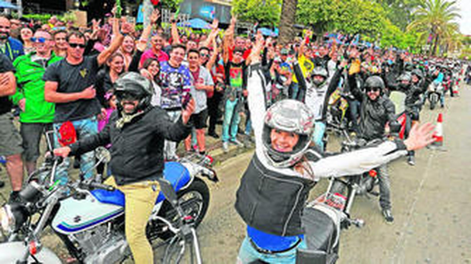 Imagen de la avenida Álvaro Domecq, una de las zonas donde más moteros se han concentrado durante el Mundial.