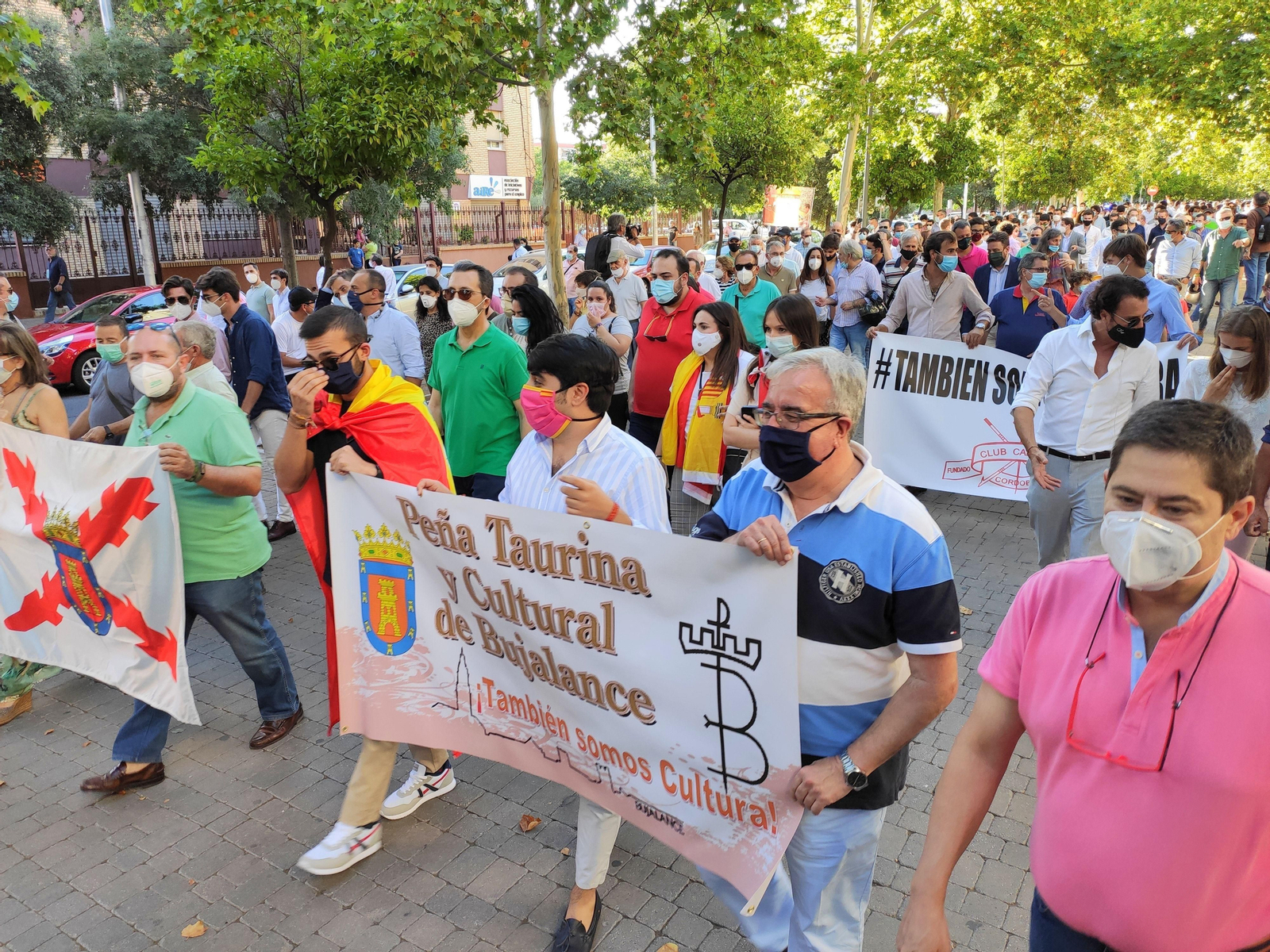 Las fotografías de la marcha en defensa de la tauromaquia en Córdoba