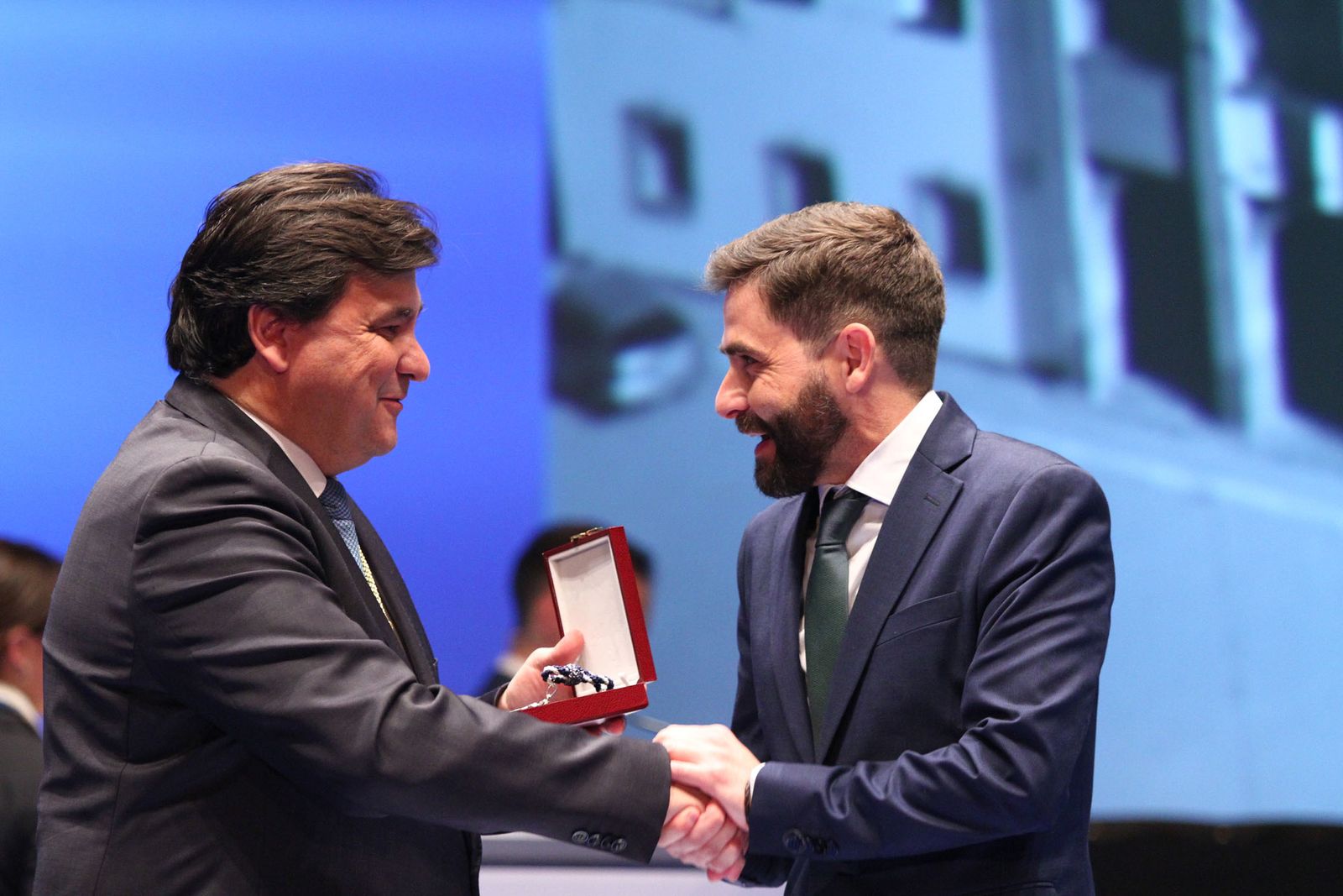 Imágenes de la entrega de las medallas de Huelva